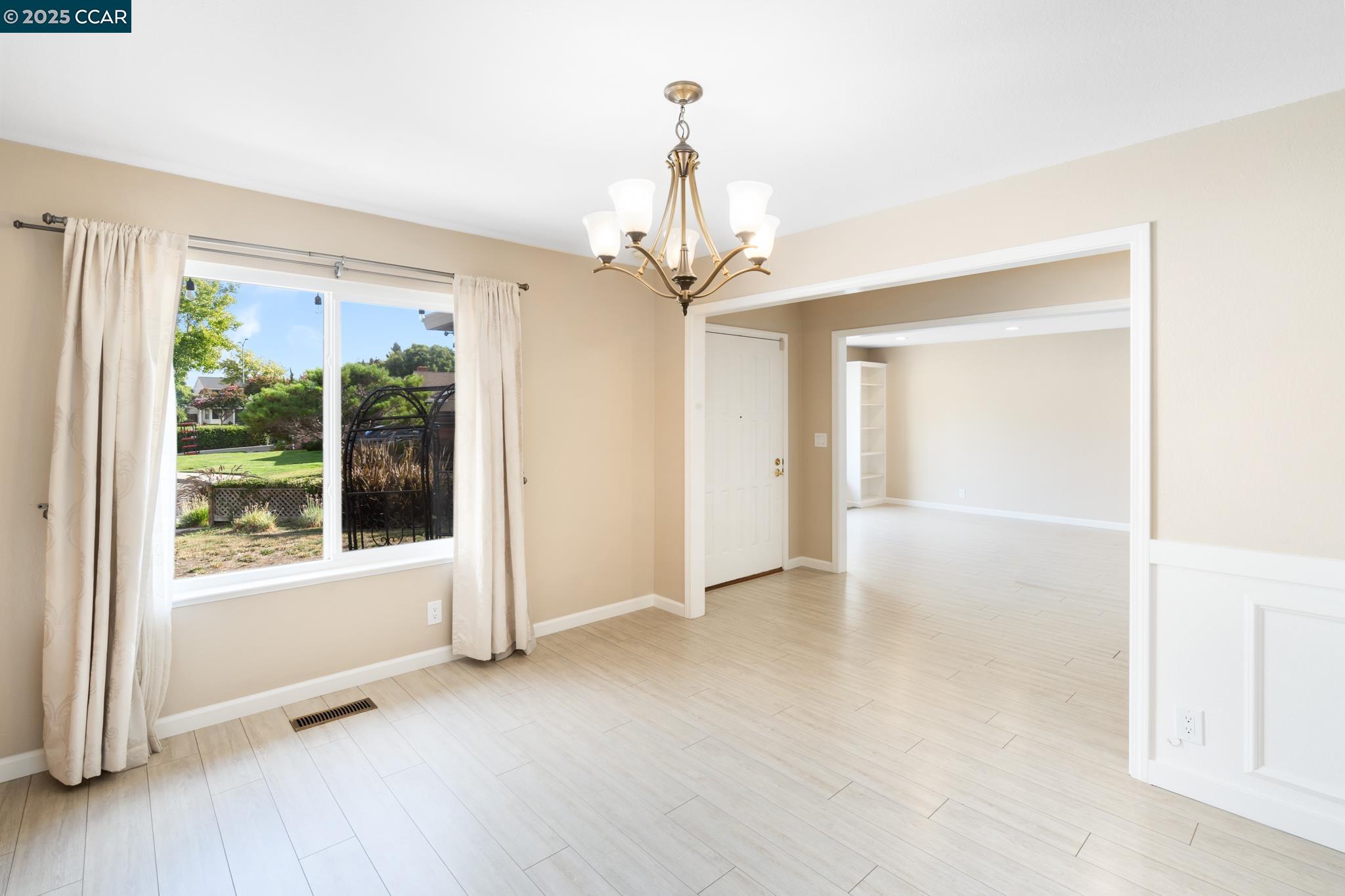 Detail Gallery Image 9 of 35 For 3158 Randick Ct, Pleasanton,  CA 94588-3583 - 4 Beds | 2 Baths