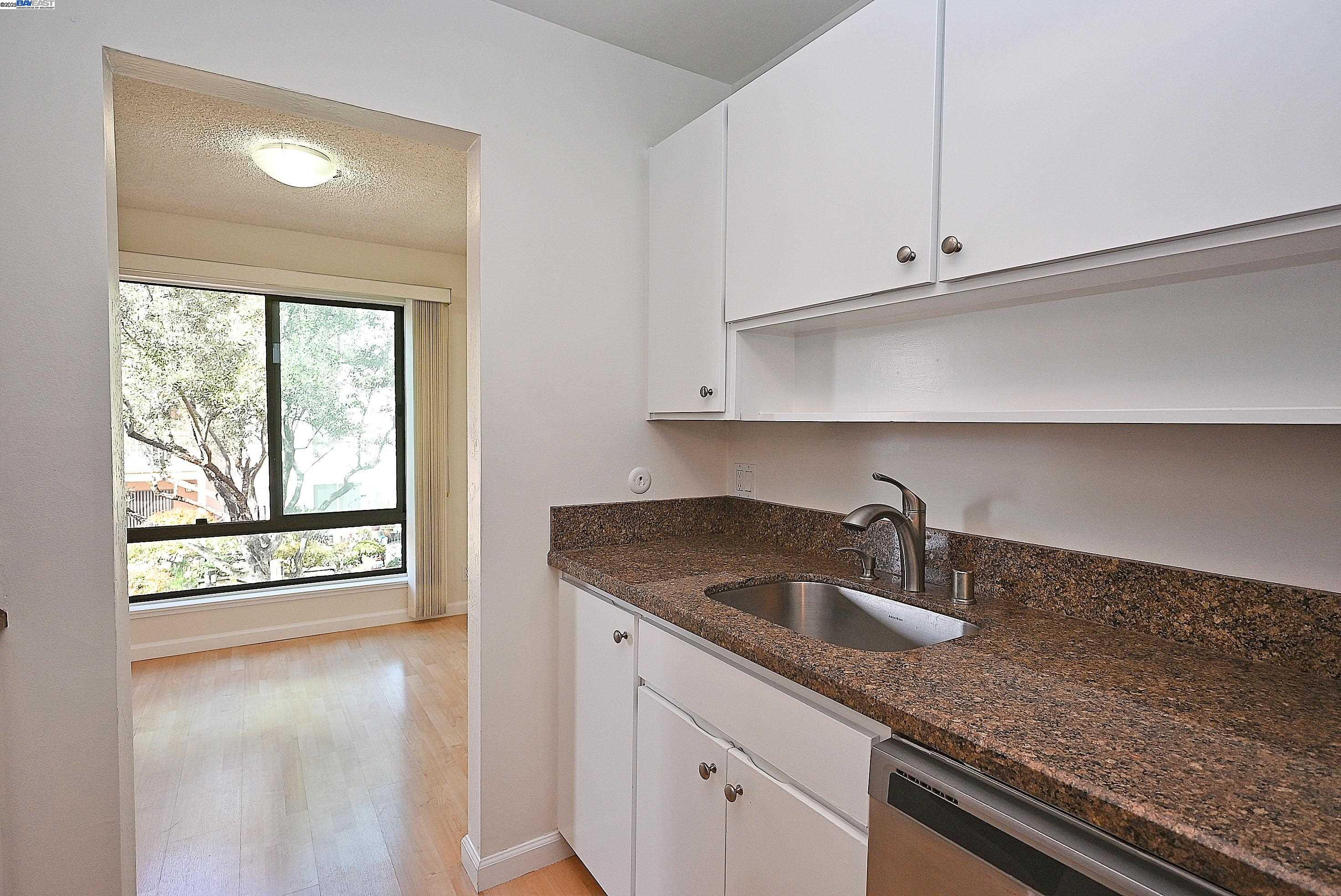 Detail Gallery Image 15 of 37 For 320 N Civic Dr #307,  Walnut Creek,  CA 94596 - 1 Beds | 1 Baths