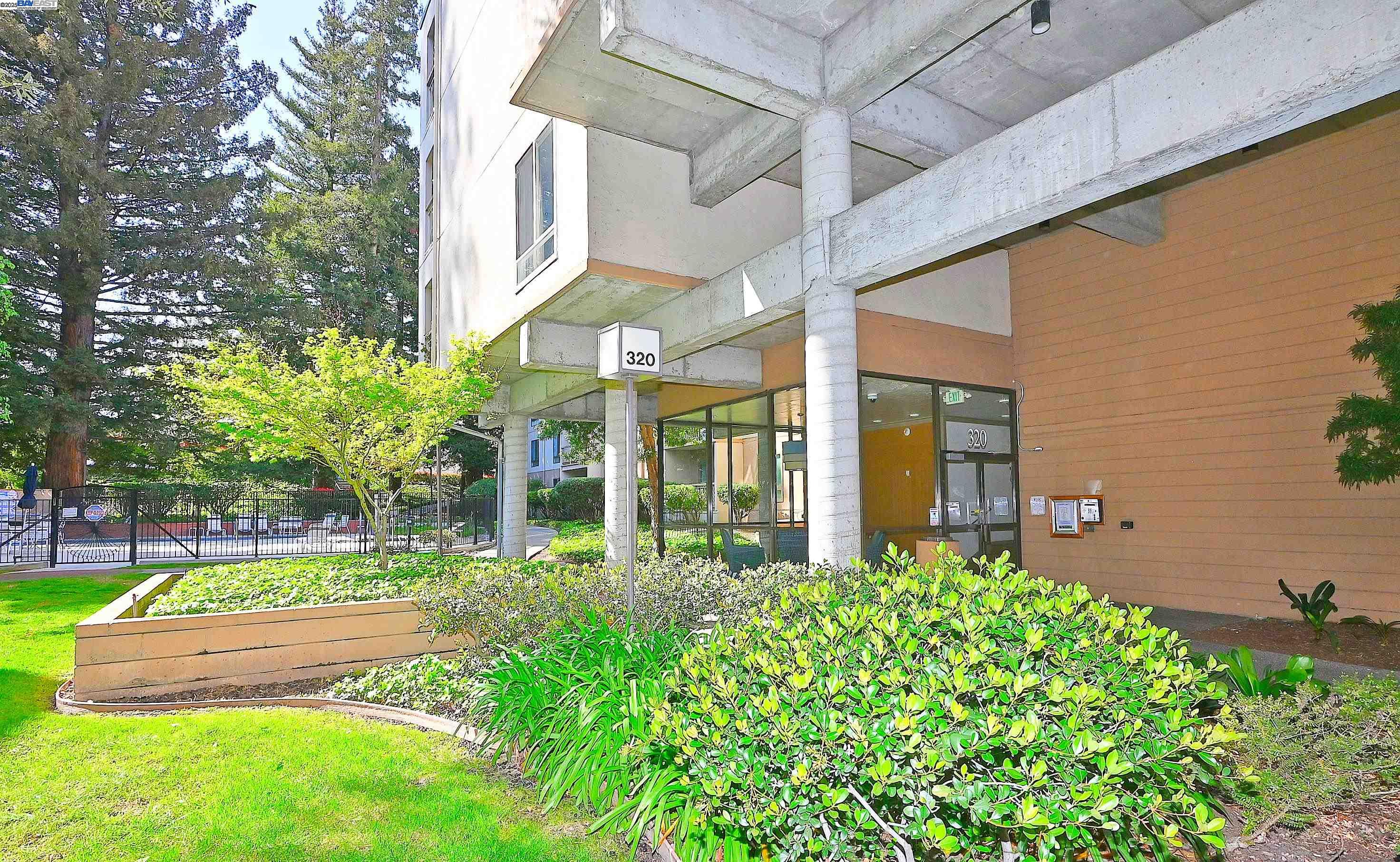 Detail Gallery Image 27 of 37 For 320 N Civic Dr #307,  Walnut Creek,  CA 94596 - 1 Beds | 1 Baths