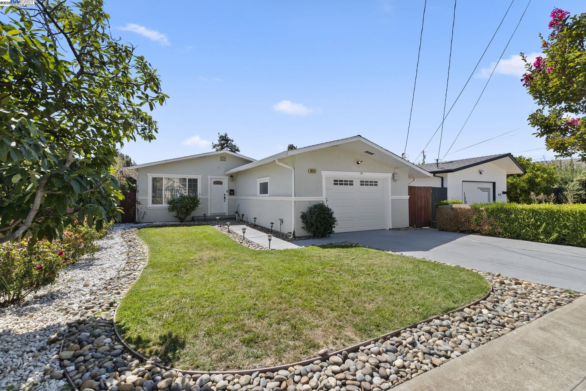 Detail Gallery Image 2 of 48 For 36523 Cherry St, Newark,  CA 94560 - 3 Beds | 2 Baths
