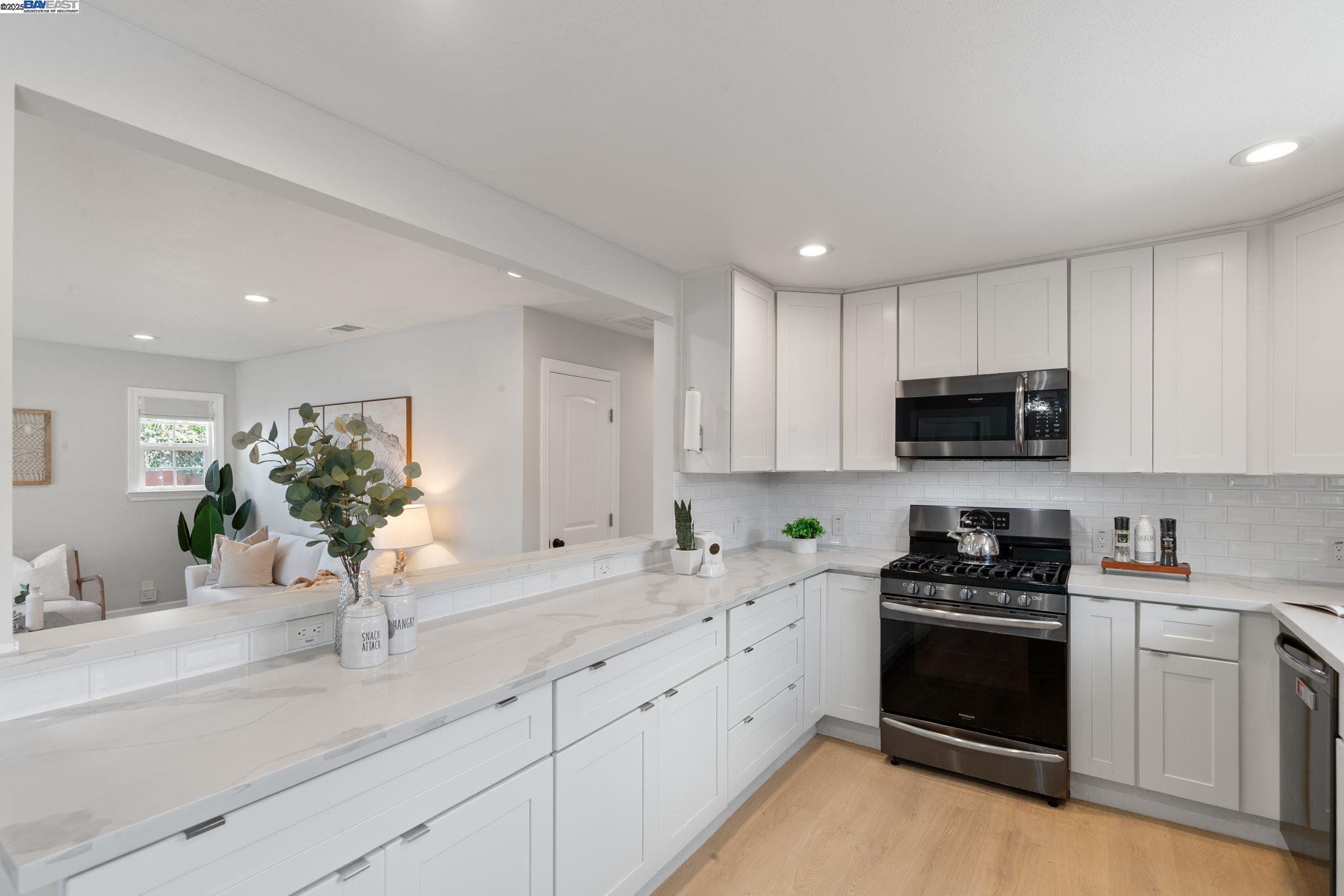 Detail Gallery Image 13 of 48 For 36523 Cherry St, Newark,  CA 94560 - 3 Beds | 2 Baths