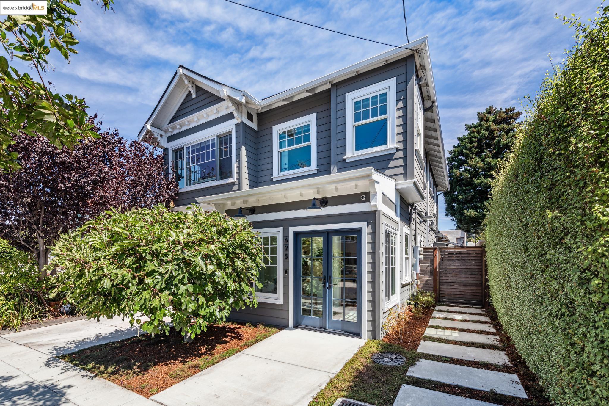 Detail Gallery Image 4 of 57 For 625 Stannage Ave, Albany,  CA 94706 - 5 Beds | 3/1 Baths