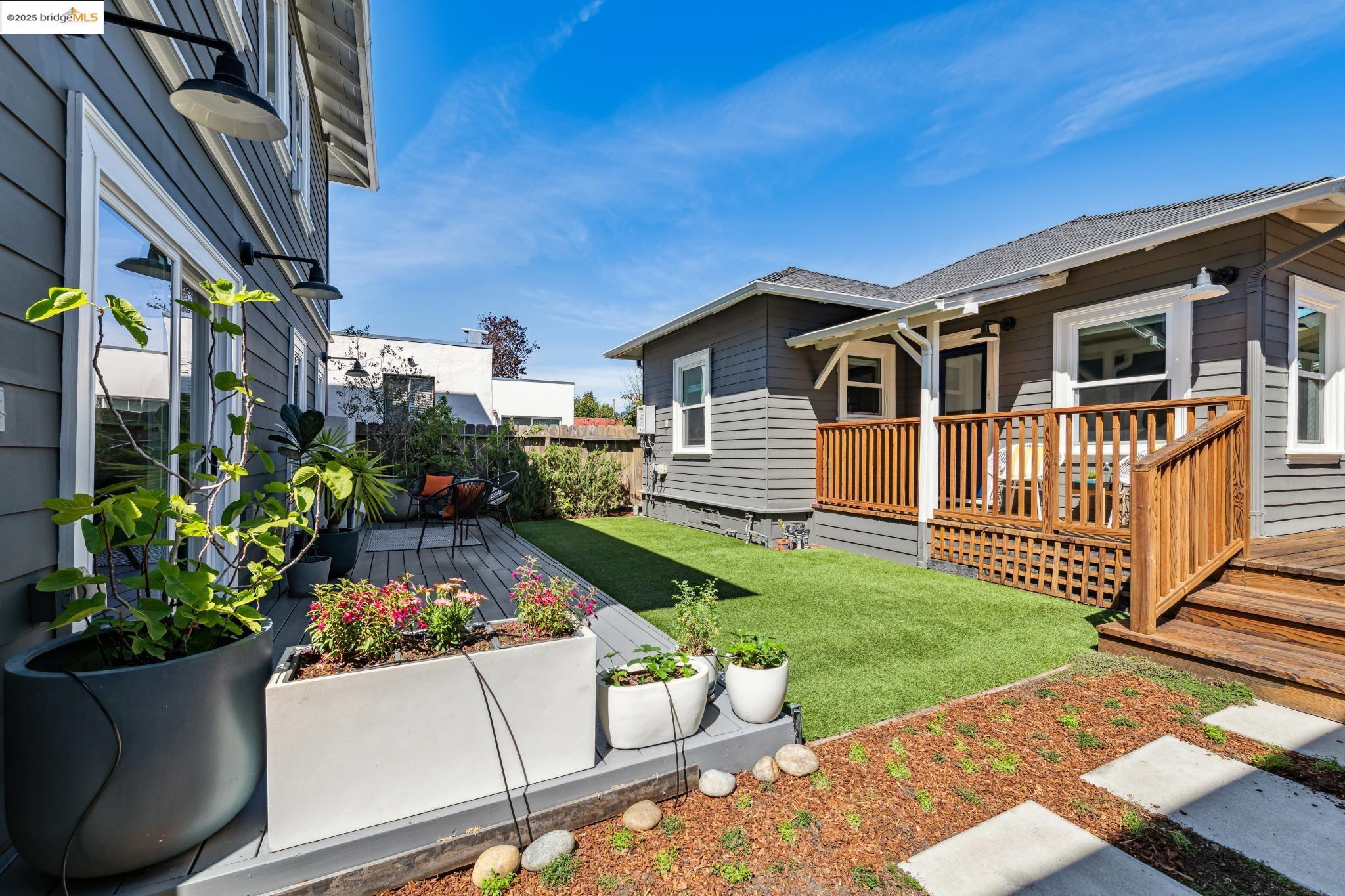 Detail Gallery Image 36 of 57 For 625 Stannage Ave, Albany,  CA 94706 - 5 Beds | 3/1 Baths