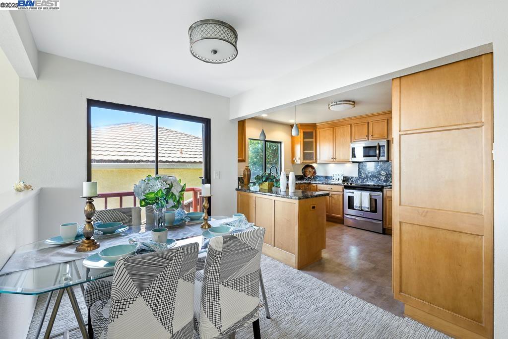 Detail Gallery Image 15 of 46 For 16520 Page St, San Leandro,  CA 94578 - 3 Beds | 2/1 Baths