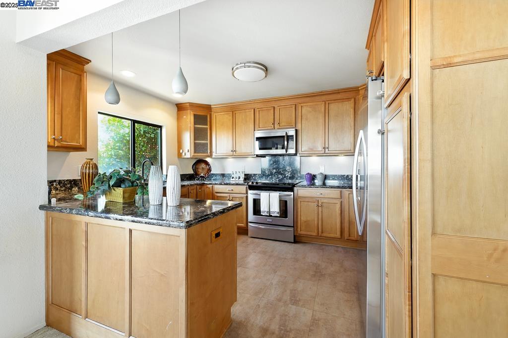 Detail Gallery Image 16 of 46 For 16520 Page St, San Leandro,  CA 94578 - 3 Beds | 2/1 Baths