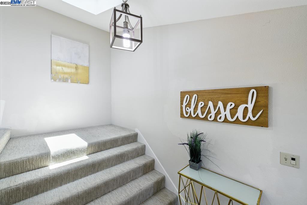 Detail Gallery Image 3 of 46 For 16520 Page St, San Leandro,  CA 94578 - 3 Beds | 2/1 Baths