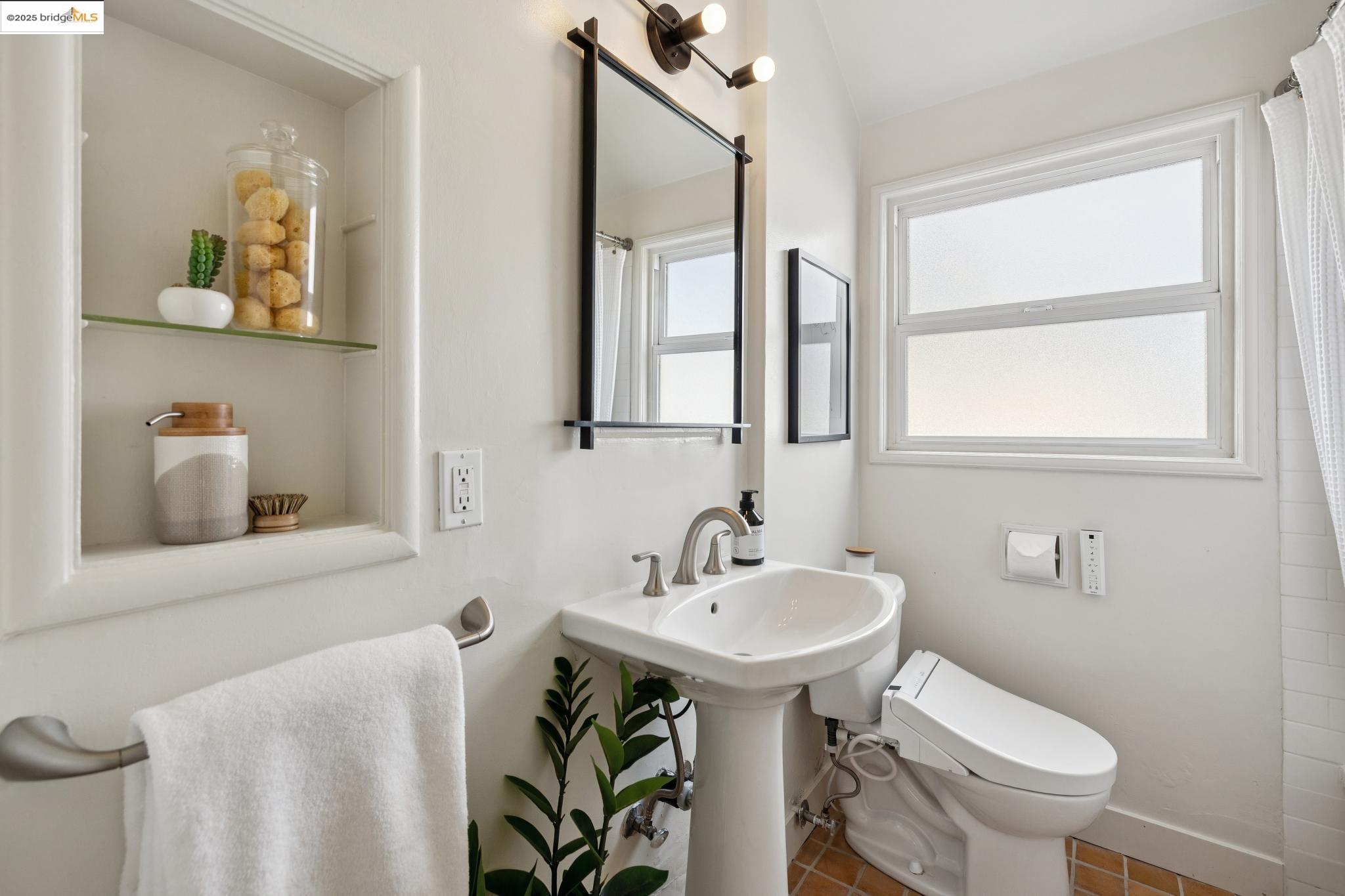 Detail Gallery Image 27 of 52 For 1511 Rose St, Berkeley,  CA 94703 - 2 Beds | 2 Baths