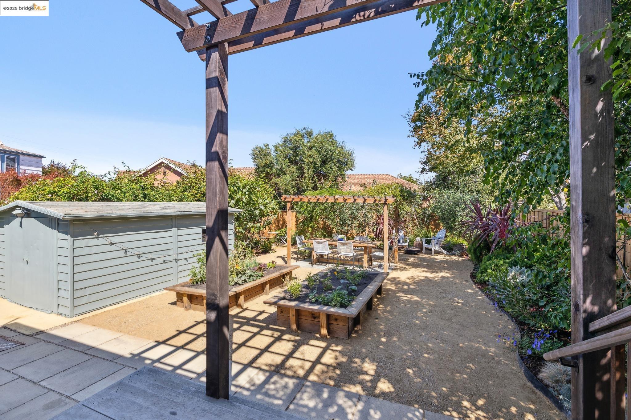 Detail Gallery Image 33 of 52 For 1511 Rose St, Berkeley,  CA 94703 - 2 Beds | 2 Baths
