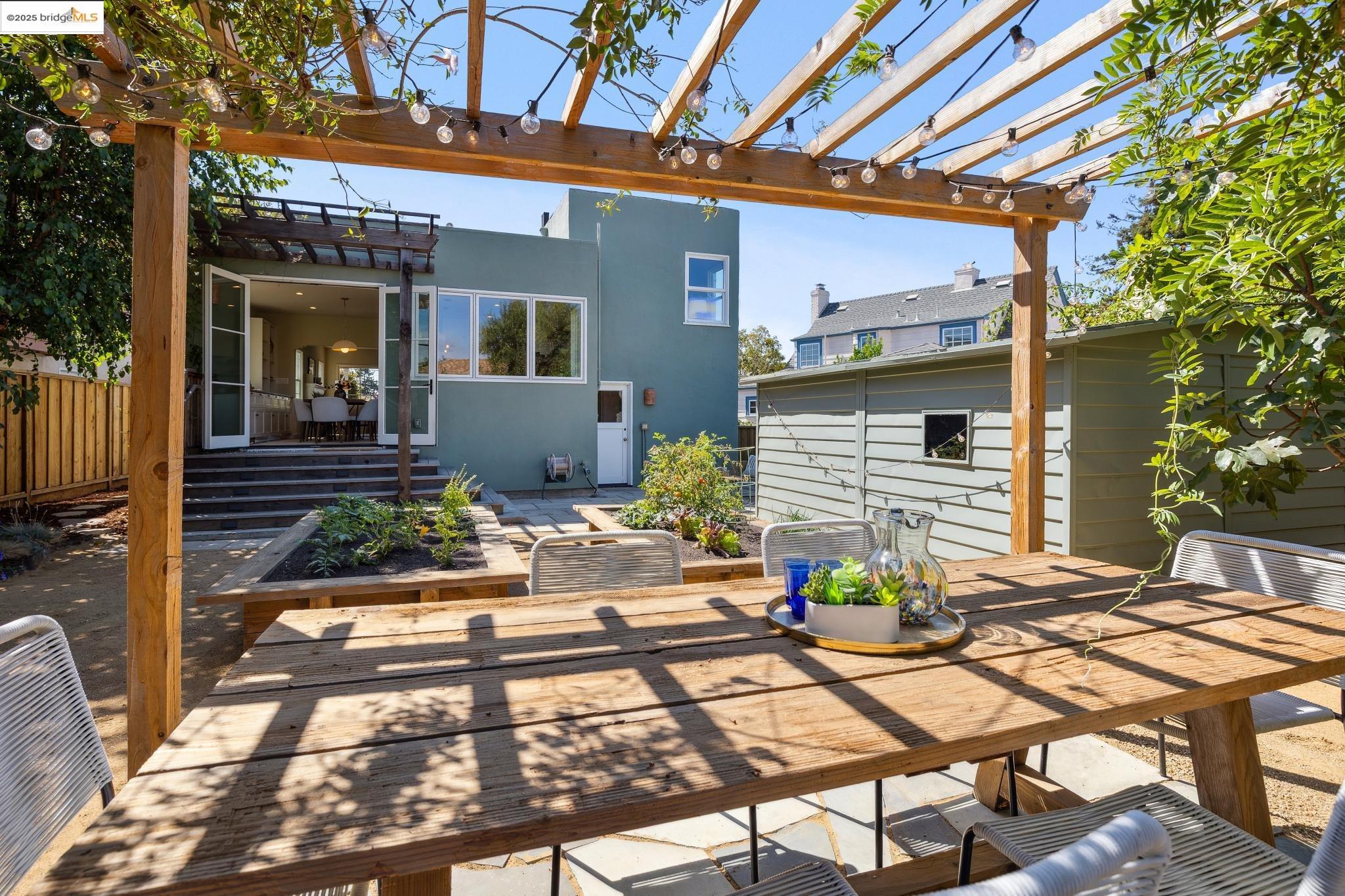 Detail Gallery Image 40 of 52 For 1511 Rose St, Berkeley,  CA 94703 - 2 Beds | 2 Baths