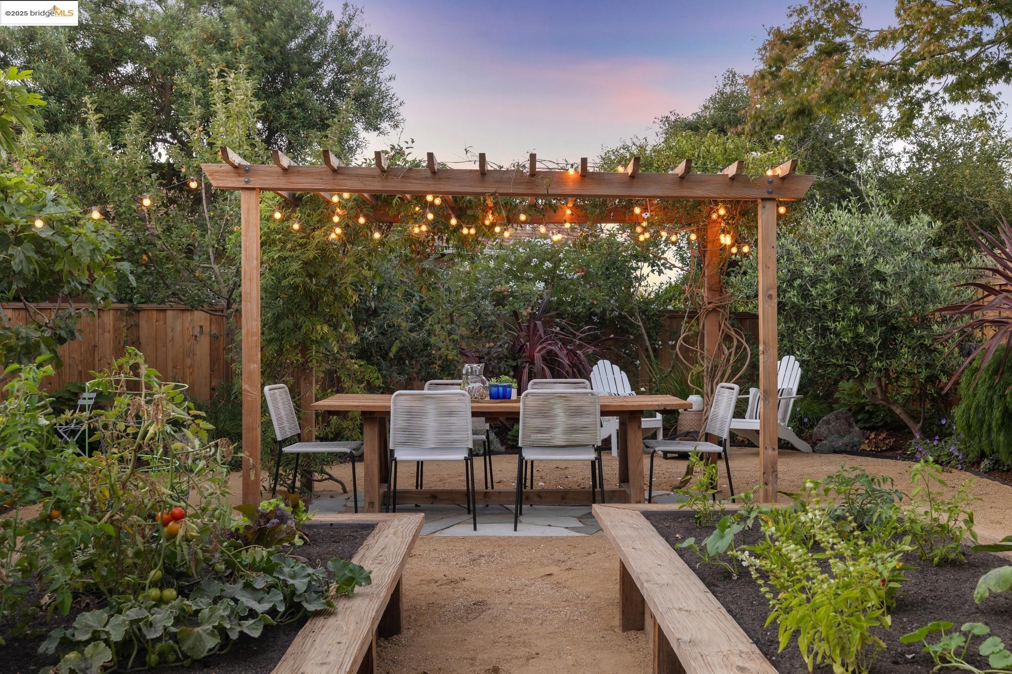 Detail Gallery Image 43 of 52 For 1511 Rose St, Berkeley,  CA 94703 - 2 Beds | 2 Baths