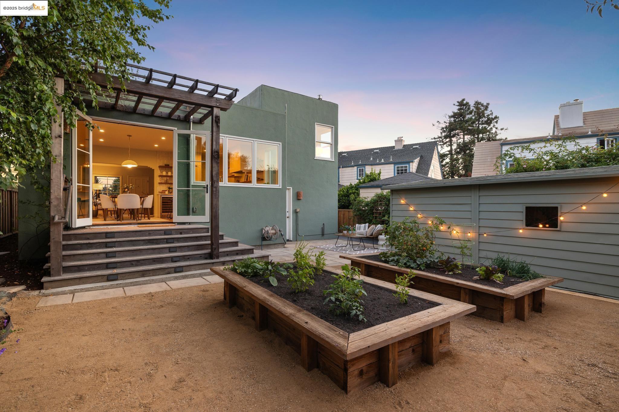 Detail Gallery Image 46 of 52 For 1511 Rose St, Berkeley,  CA 94703 - 2 Beds | 2 Baths