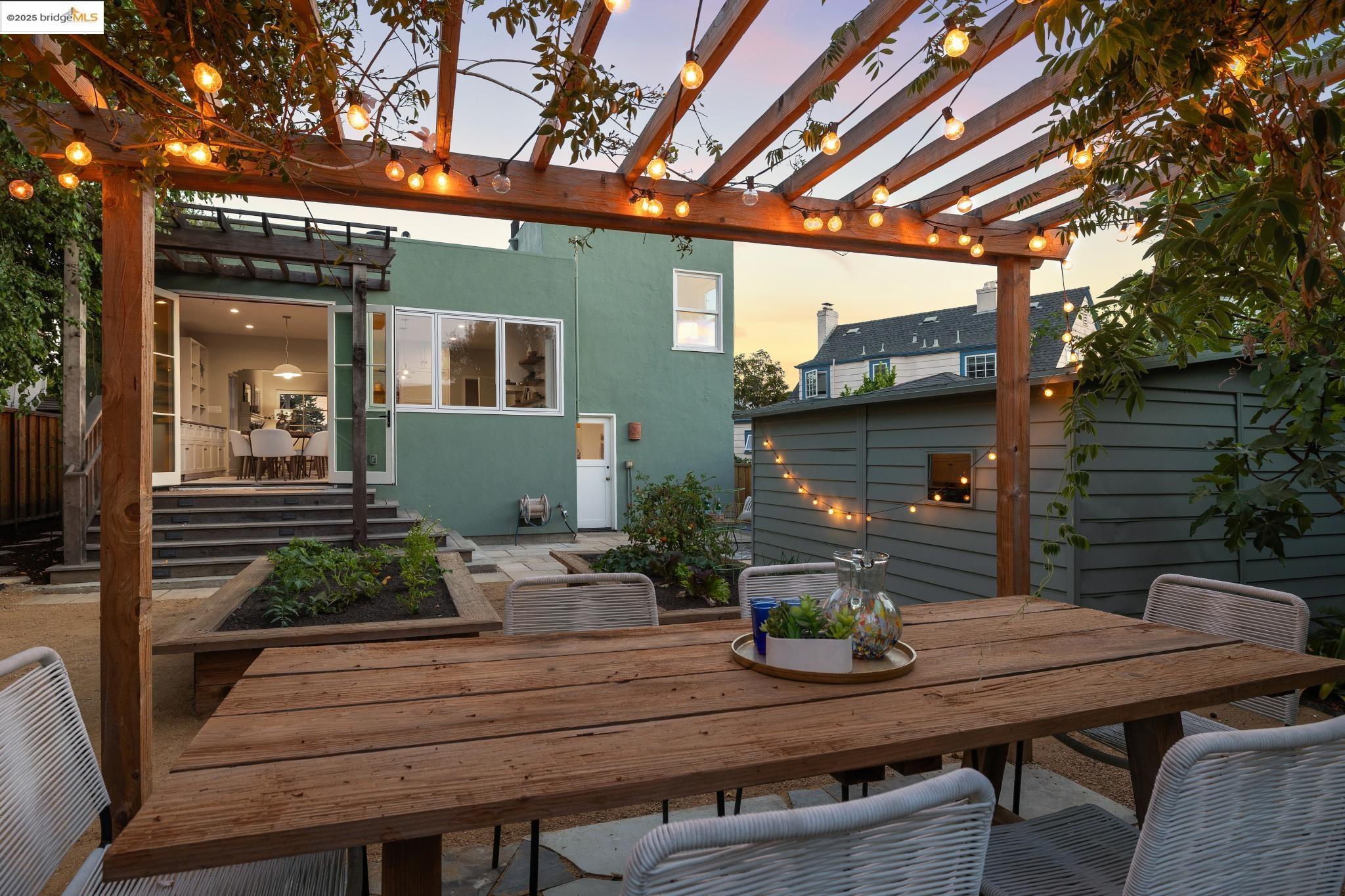 Detail Gallery Image 48 of 52 For 1511 Rose St, Berkeley,  CA 94703 - 2 Beds | 2 Baths
