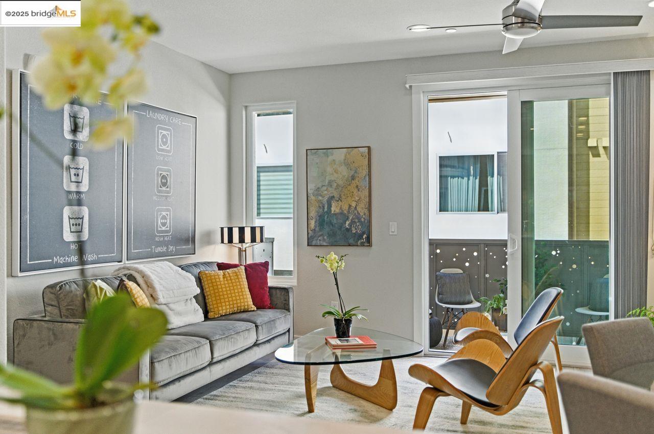 Detail Gallery Image 4 of 38 For 3014 Santa Clara Ave, El Cerrito,  CA 94530 - 3 Beds | 3 Baths