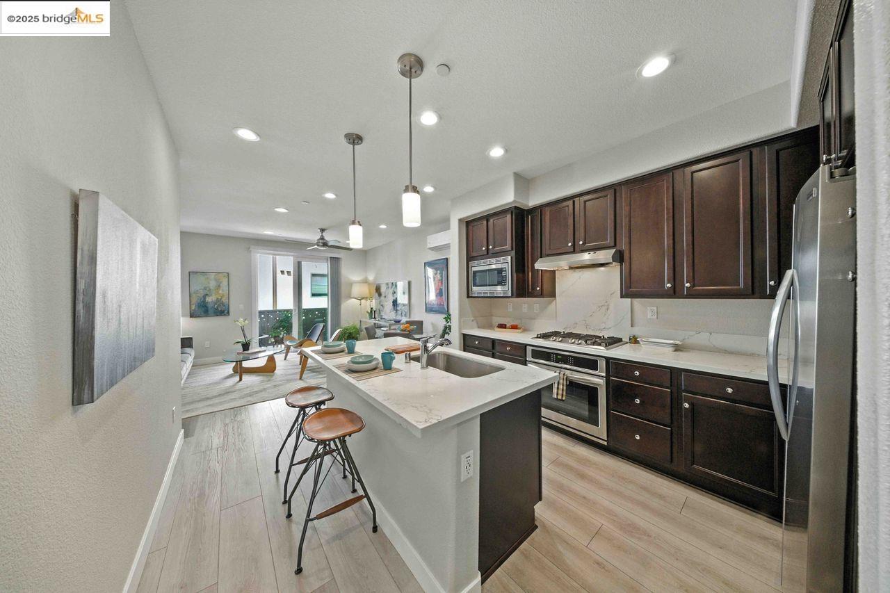 Detail Gallery Image 7 of 38 For 3014 Santa Clara Ave, El Cerrito,  CA 94530 - 3 Beds | 3 Baths