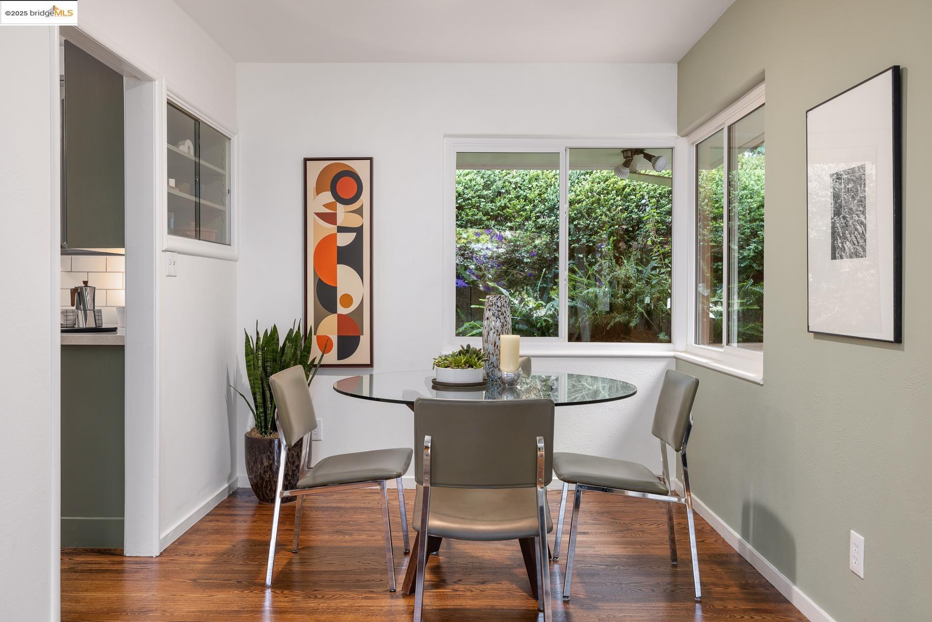 Detail Gallery Image 11 of 40 For 3327 Victor Ave, Oakland,  CA 94602 - 3 Beds | 2 Baths
