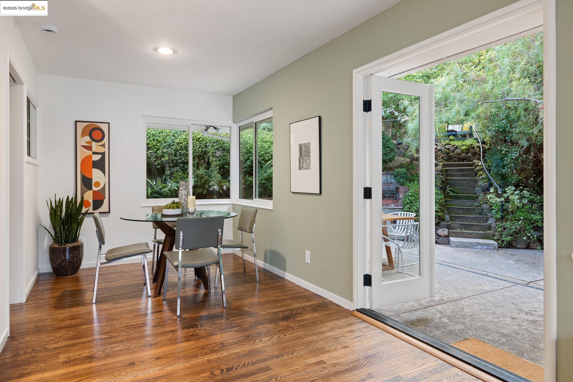 Detail Gallery Image 12 of 40 For 3327 Victor Ave, Oakland,  CA 94602 - 3 Beds | 2 Baths