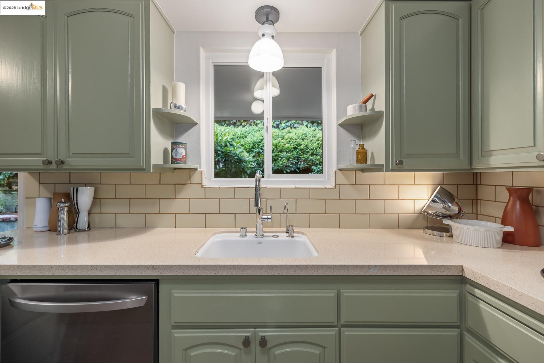 Detail Gallery Image 15 of 40 For 3327 Victor Ave, Oakland,  CA 94602 - 3 Beds | 2 Baths