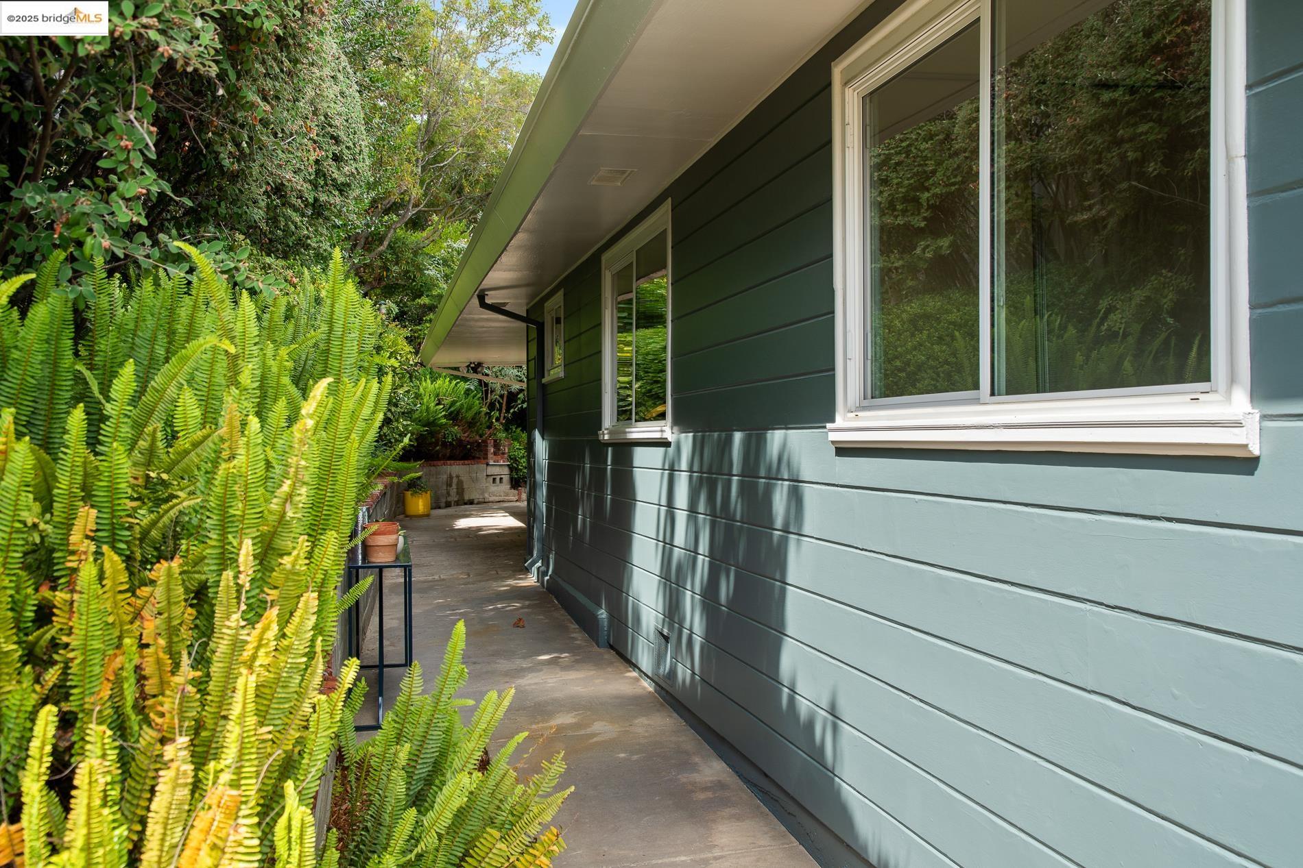 Detail Gallery Image 28 of 40 For 3327 Victor Ave, Oakland,  CA 94602 - 3 Beds | 2 Baths