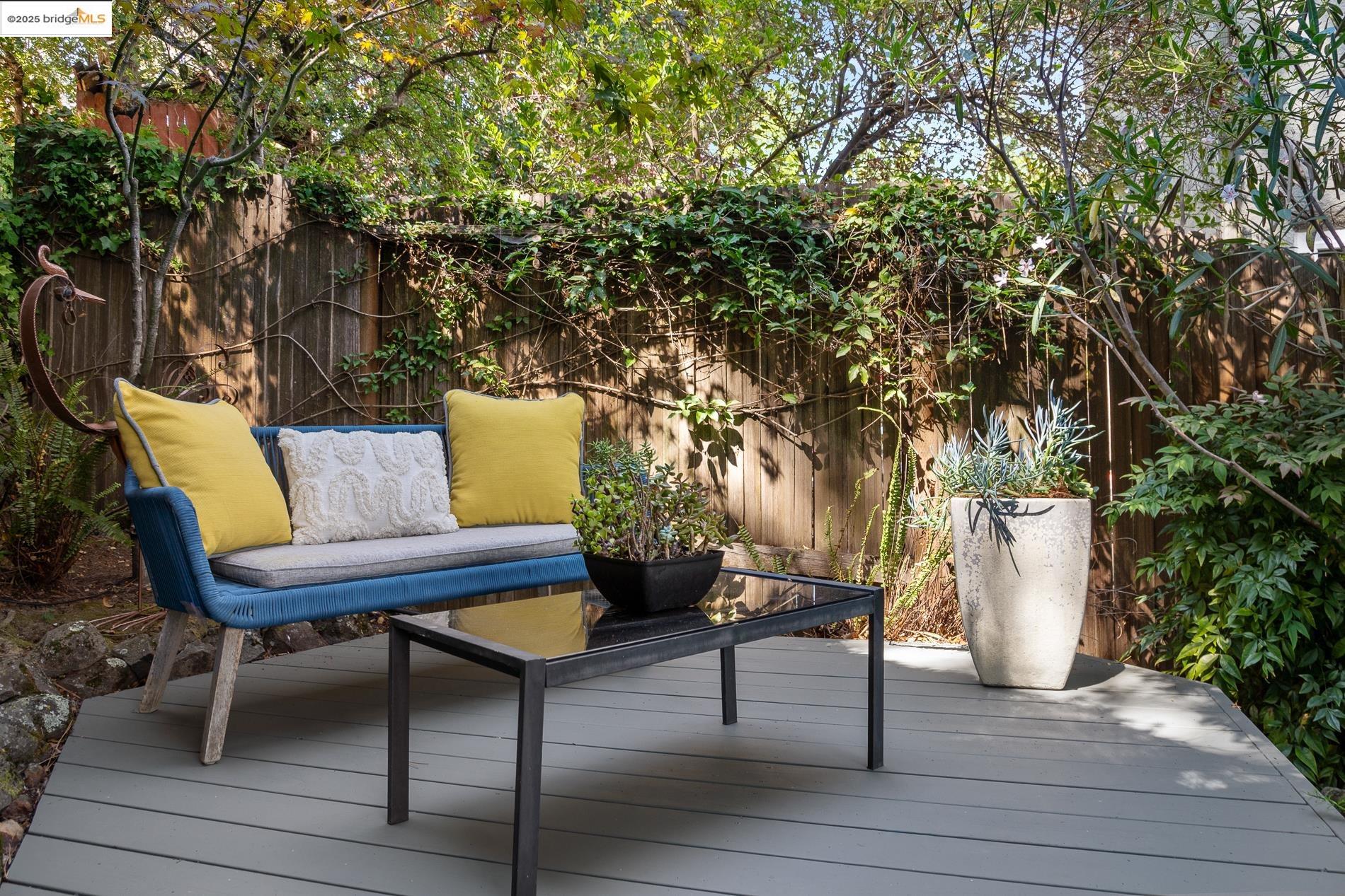 Detail Gallery Image 34 of 40 For 3327 Victor Ave, Oakland,  CA 94602 - 3 Beds | 2 Baths
