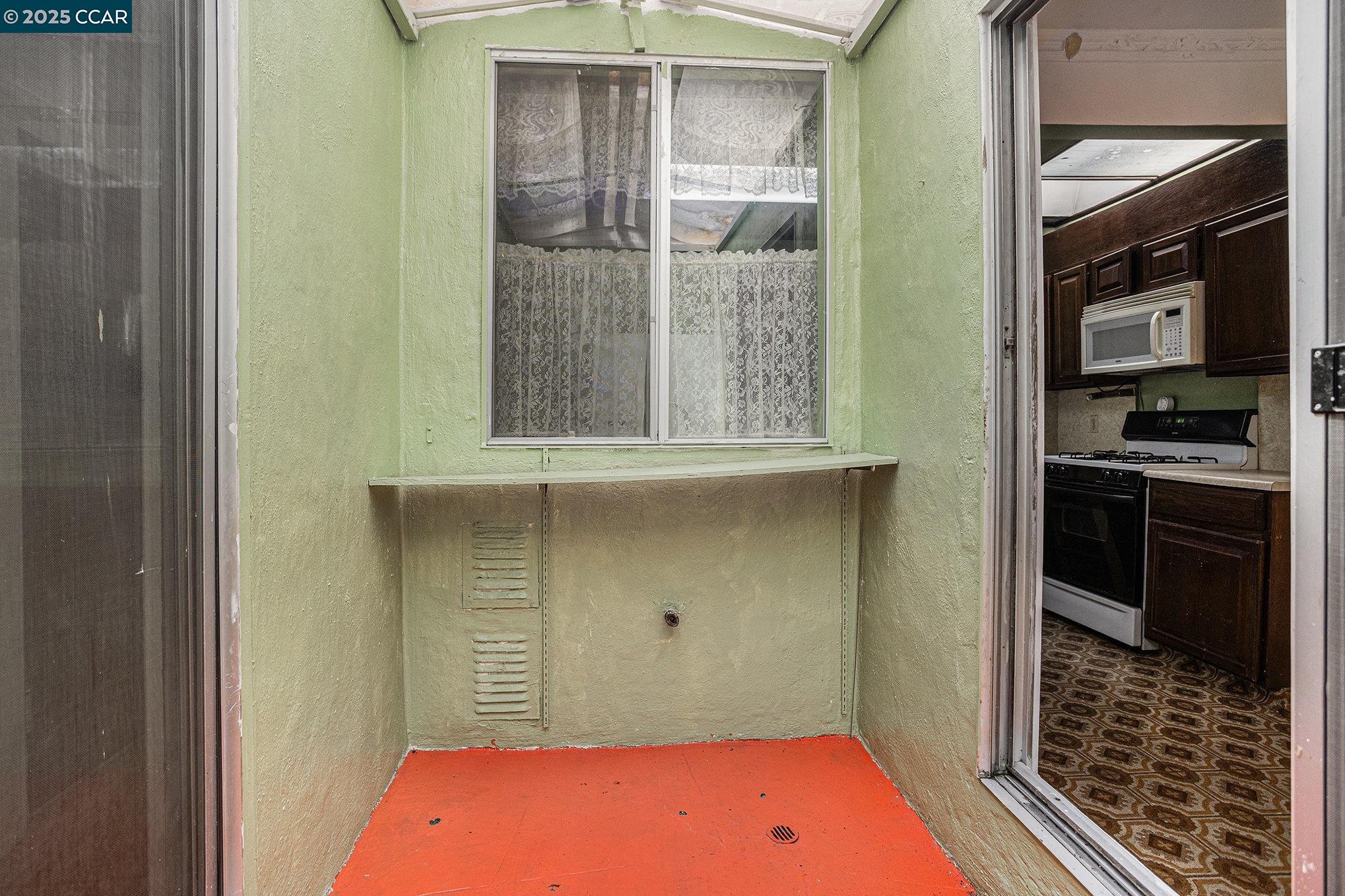 Detail Gallery Image 14 of 30 For 841 Ocean Ave, San Francisco,  CA 94112 - 2 Beds | 1 Baths