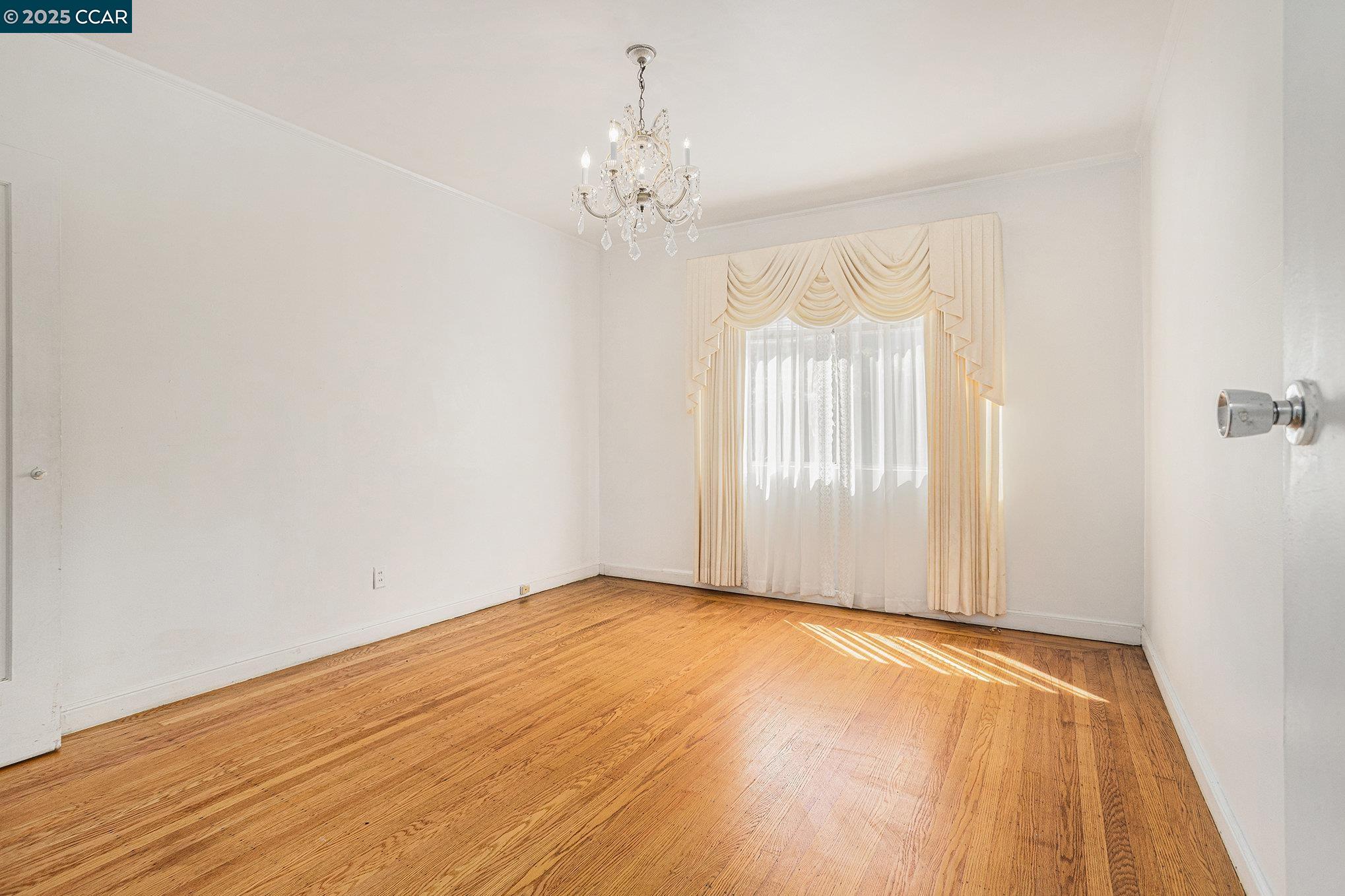 Detail Gallery Image 17 of 30 For 841 Ocean Ave, San Francisco,  CA 94112 - 2 Beds | 1 Baths