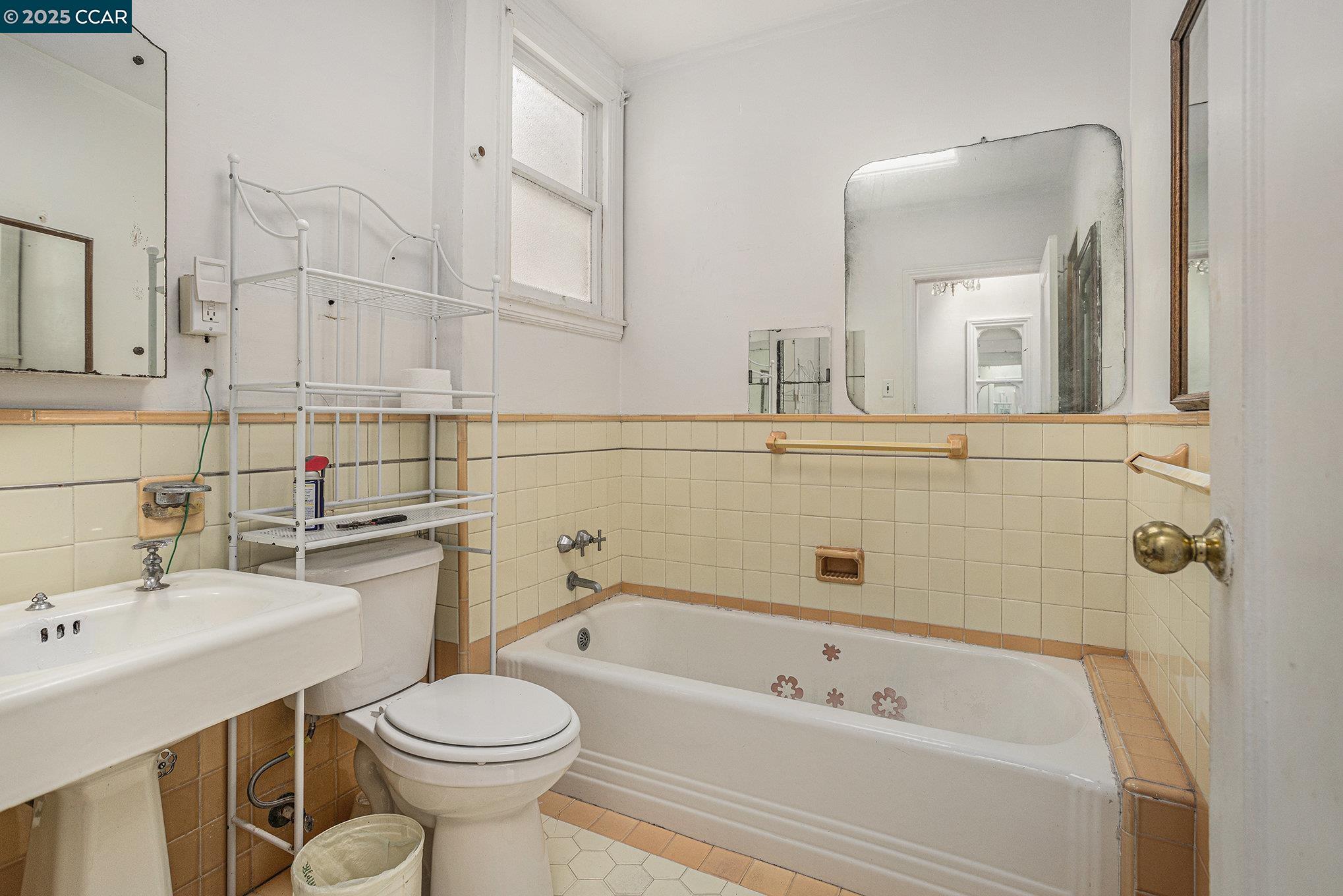 Detail Gallery Image 20 of 30 For 841 Ocean Ave, San Francisco,  CA 94112 - 2 Beds | 1 Baths