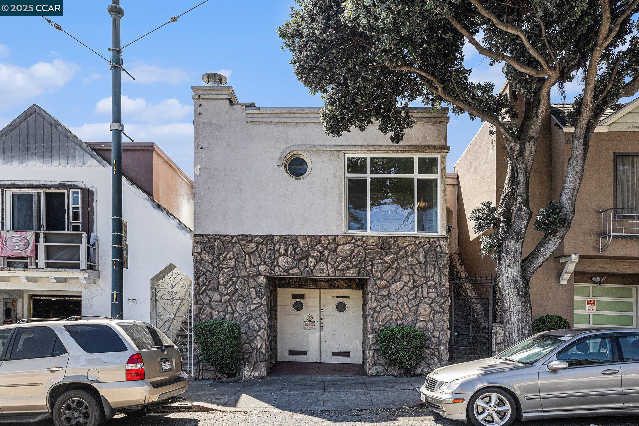 Detail Gallery Image 3 of 30 For 841 Ocean Ave, San Francisco,  CA 94112 - 2 Beds | 1 Baths