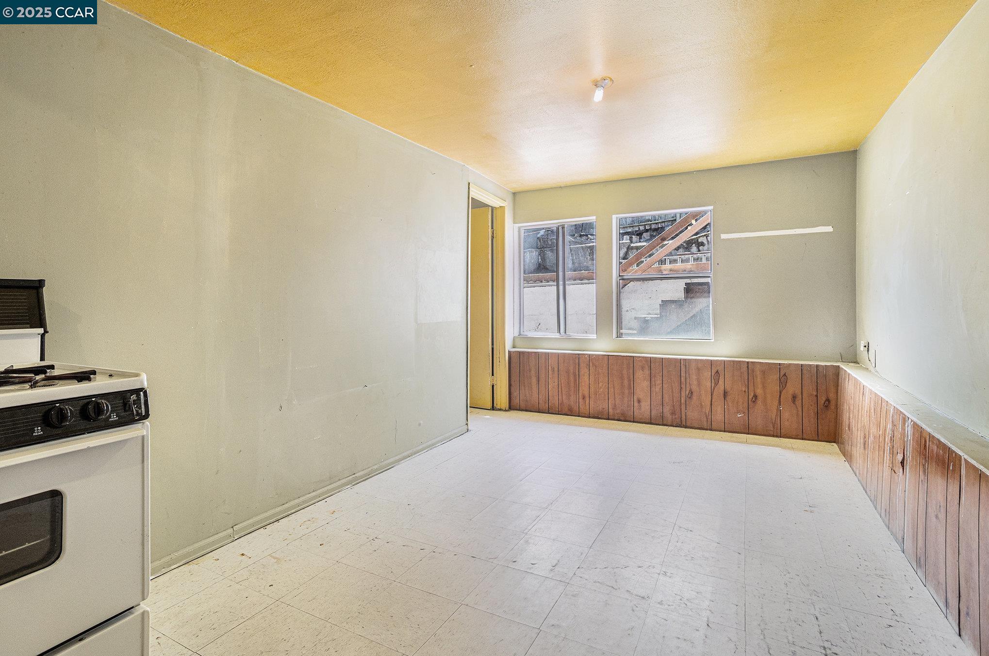 Detail Gallery Image 22 of 30 For 841 Ocean Ave, San Francisco,  CA 94112 - 2 Beds | 1 Baths