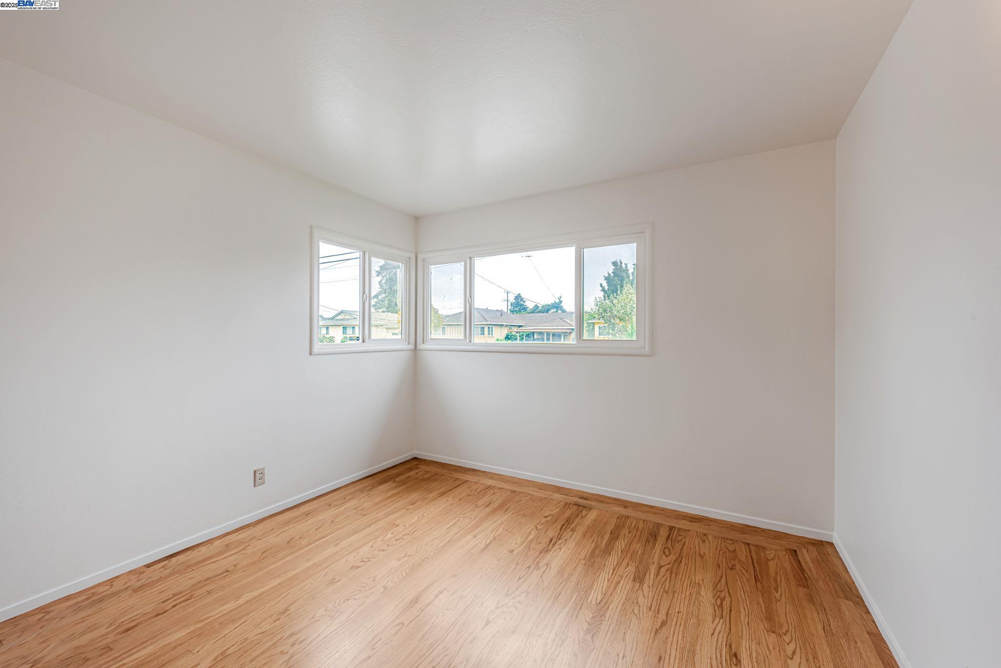 Detail Gallery Image 17 of 39 For 1315 Mersey Ave, San Leandro,  CA 94579-1351 - 4 Beds | 2 Baths