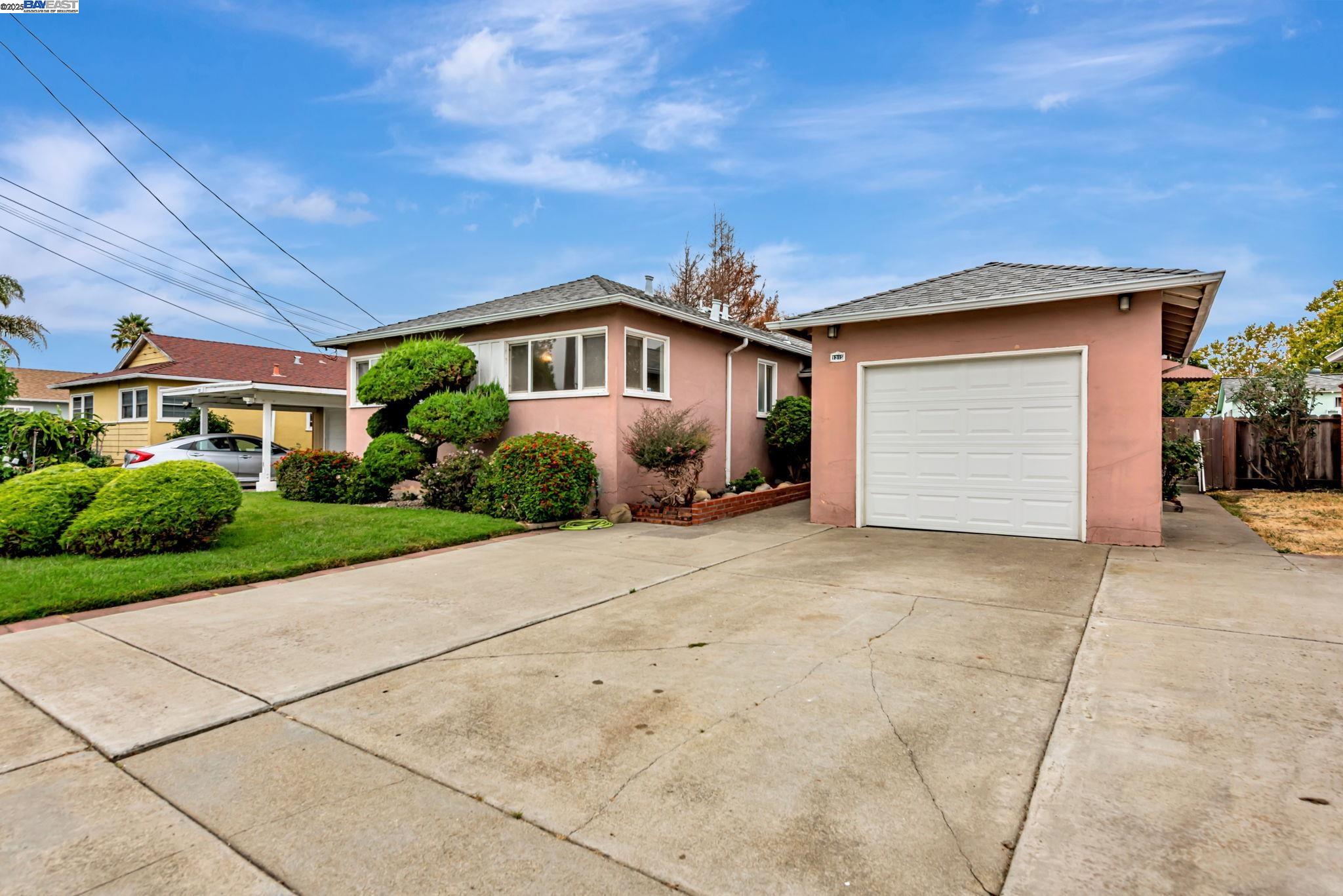 Detail Gallery Image 3 of 39 For 1315 Mersey Ave, San Leandro,  CA 94579-1351 - 4 Beds | 2 Baths