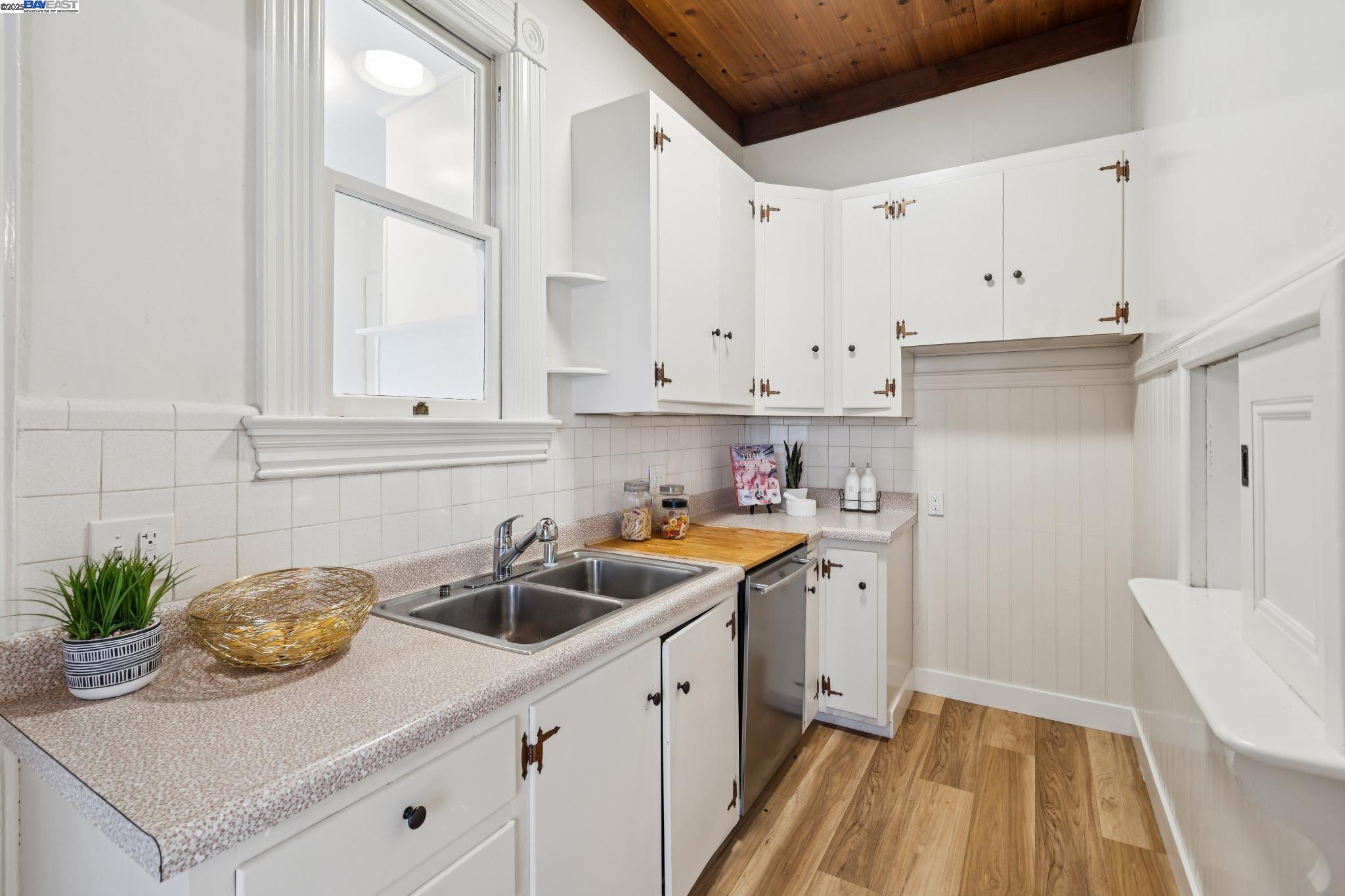 Detail Gallery Image 22 of 56 For 2120 Encinal Ave, Alameda,  CA 94501 - – Beds | – Baths