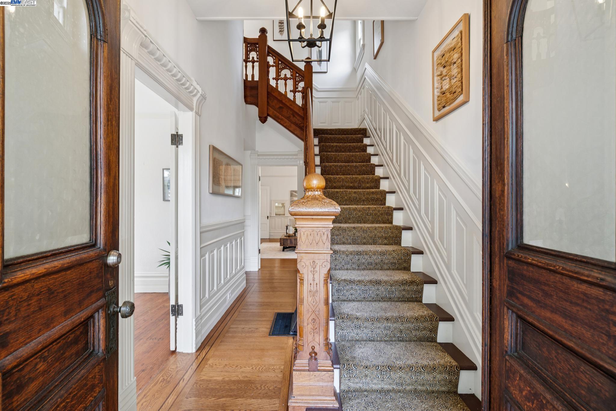 Detail Gallery Image 5 of 56 For 2120 Encinal Ave, Alameda,  CA 94501 - – Beds | – Baths