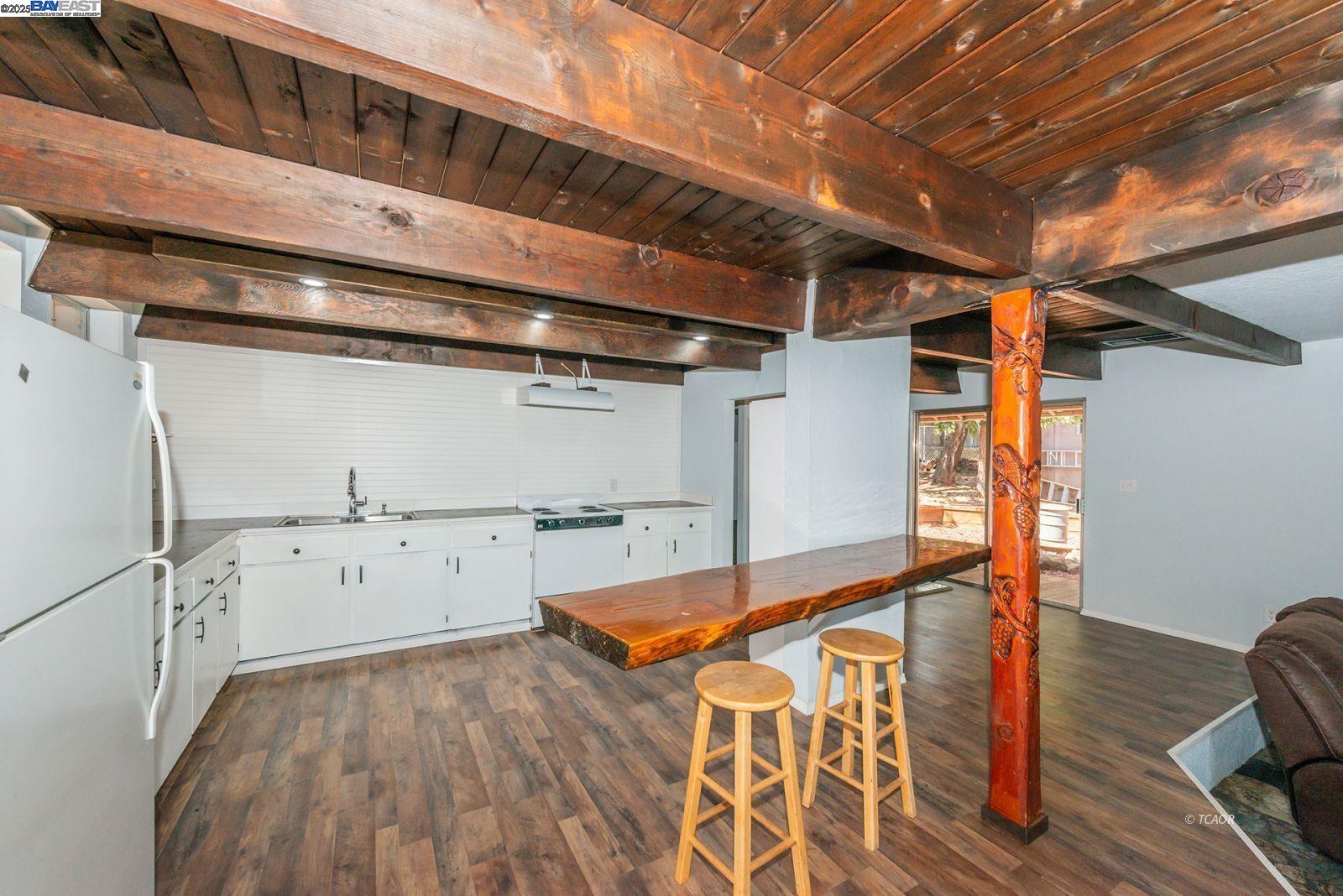 Detail Gallery Image 4 of 46 For 230 Mary Ave, Trinity Center,  CA 96091 - 4 Beds | 2 Baths