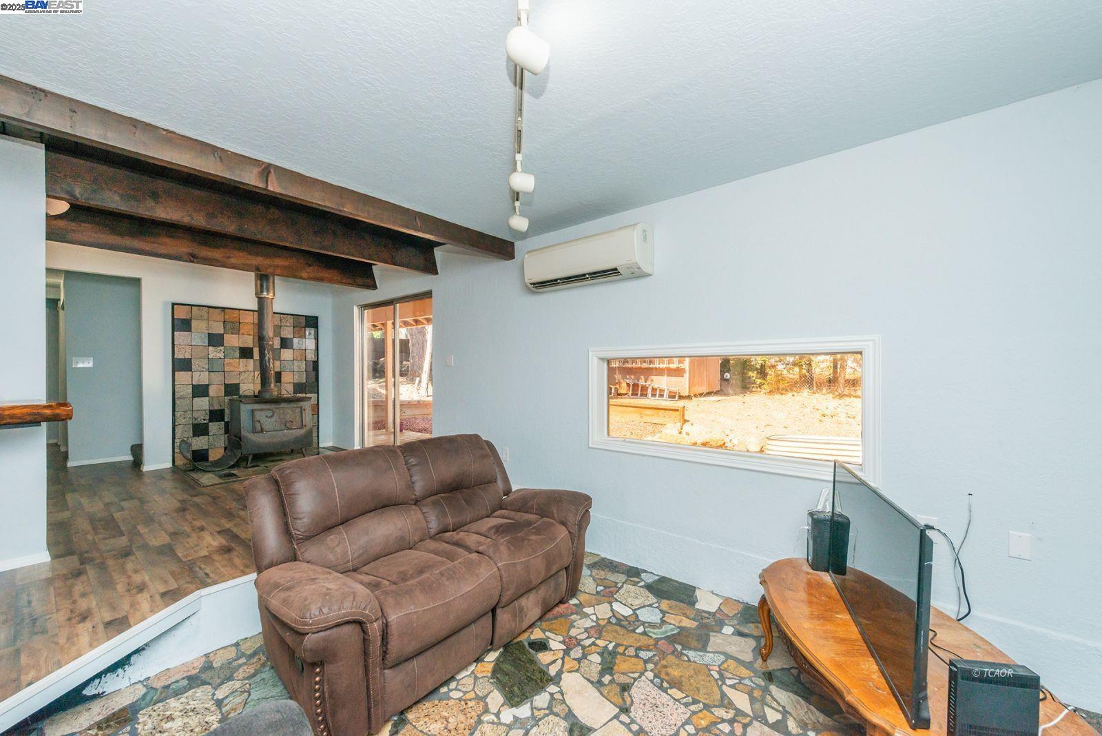 Detail Gallery Image 6 of 46 For 230 Mary Ave, Trinity Center,  CA 96091 - 4 Beds | 2 Baths