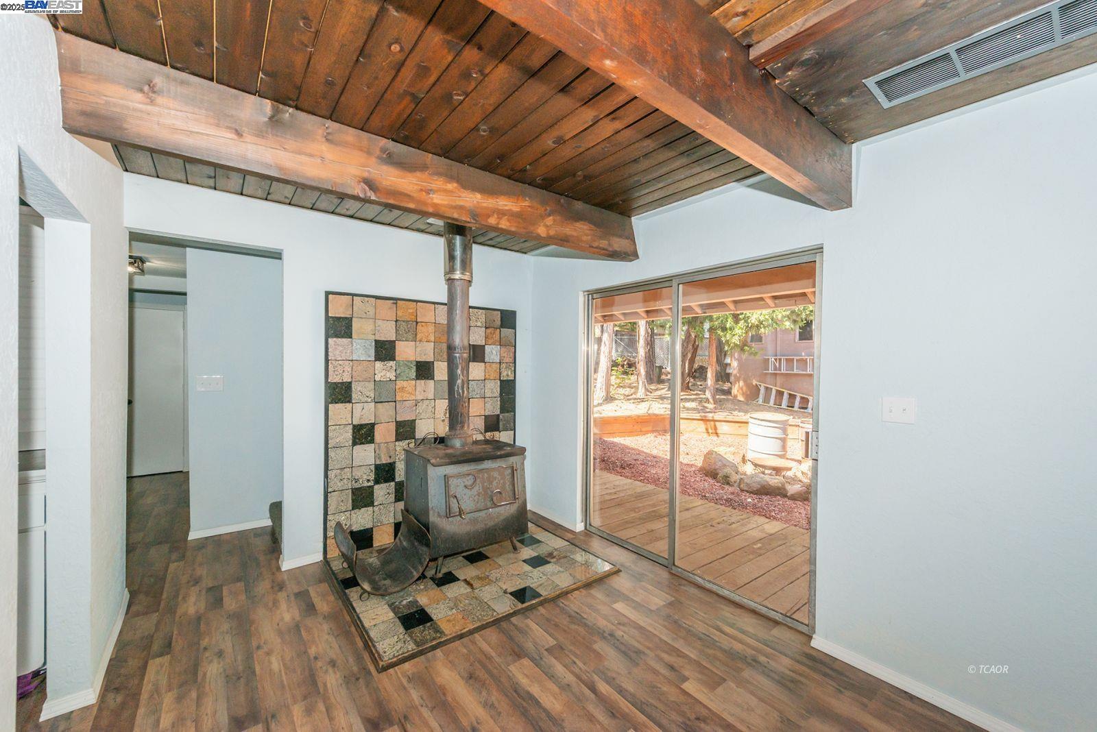 Detail Gallery Image 8 of 46 For 230 Mary Ave, Trinity Center,  CA 96091 - 4 Beds | 2 Baths
