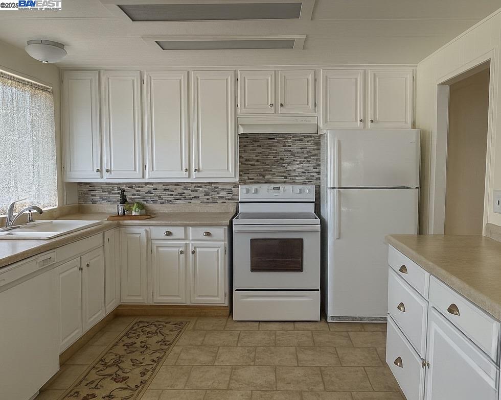 Detail Gallery Image 4 of 15 For 1225 Vienna #980,  Sunnyvale,  CA 94089 - 3 Beds | 2 Baths