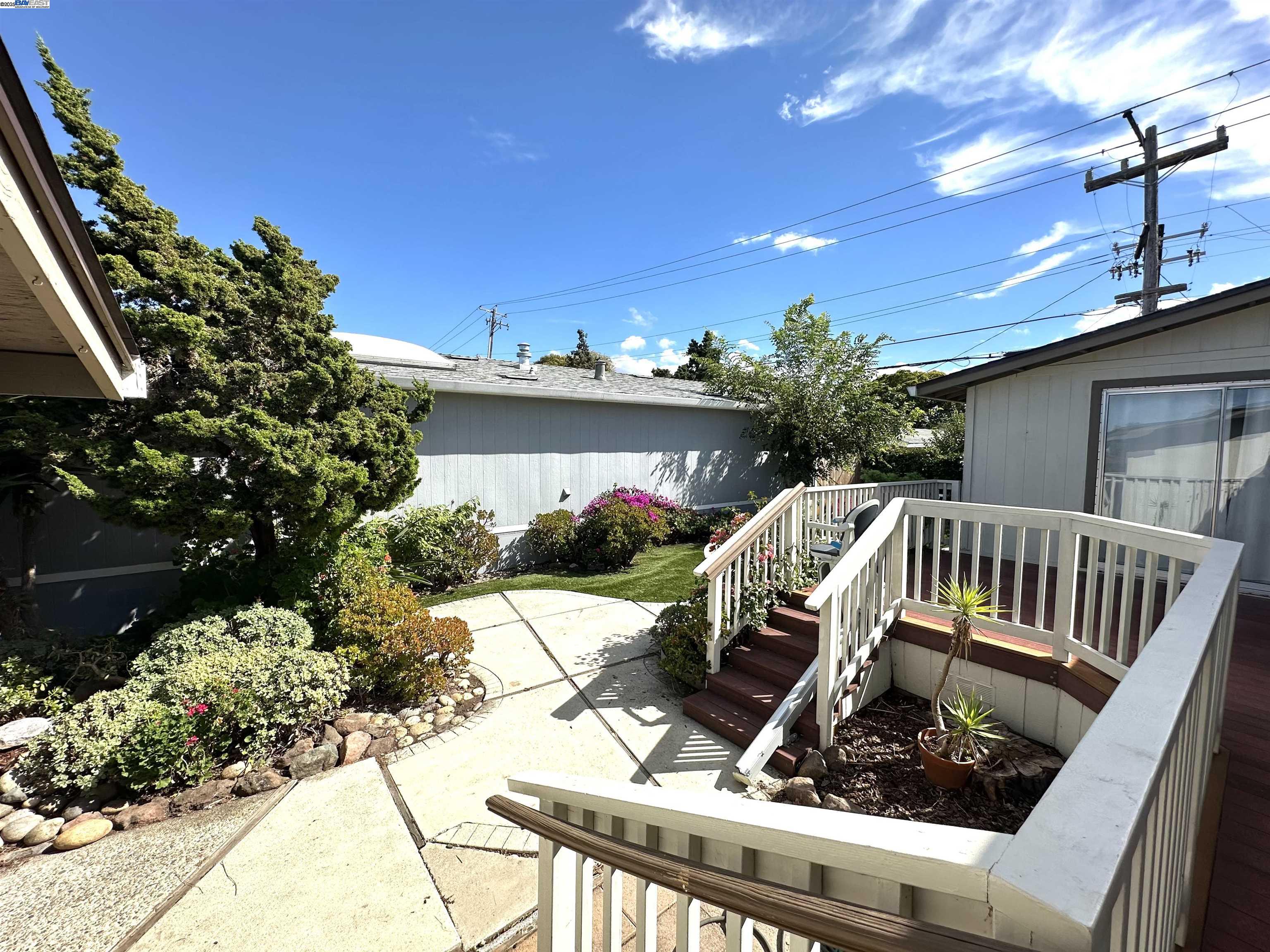 Detail Gallery Image 10 of 15 For 1225 Vienna #980,  Sunnyvale,  CA 94089 - 3 Beds | 2 Baths