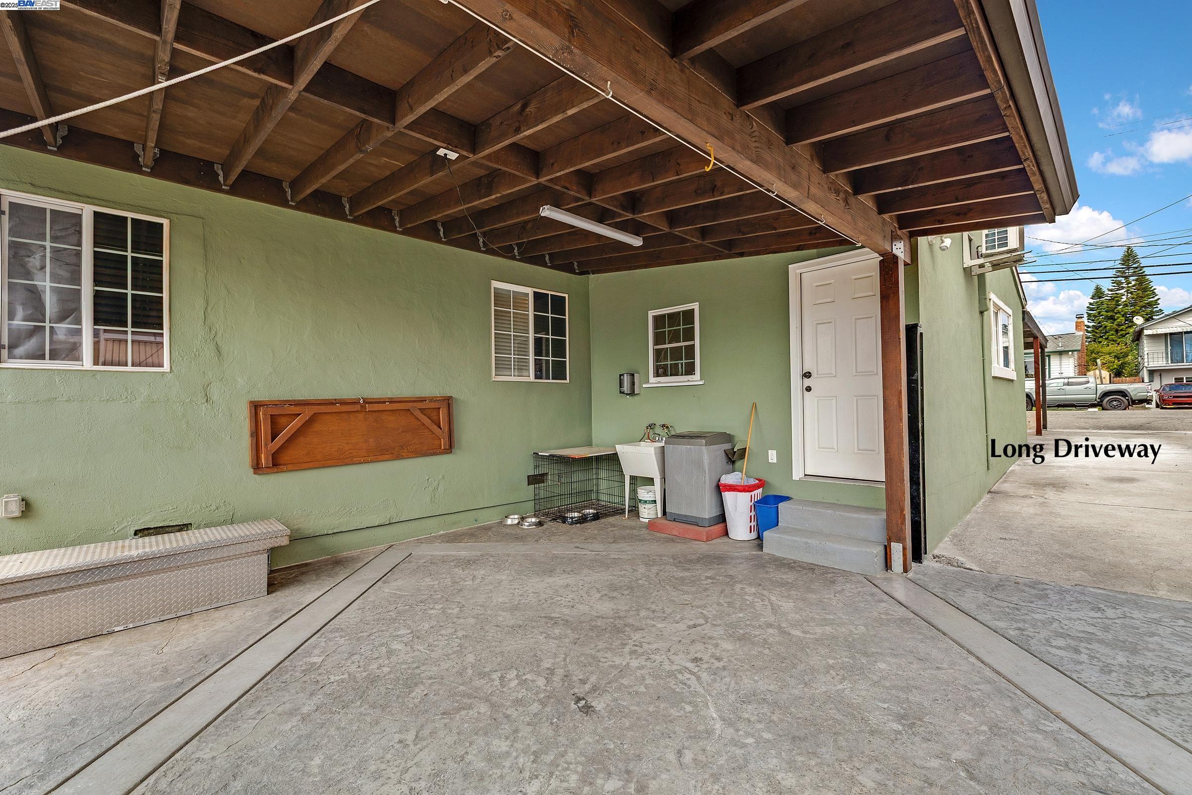 Detail Gallery Image 36 of 44 For 10339 Foothill Blvd, Oakland,  CA 94605 - 4 Beds | 1 Baths