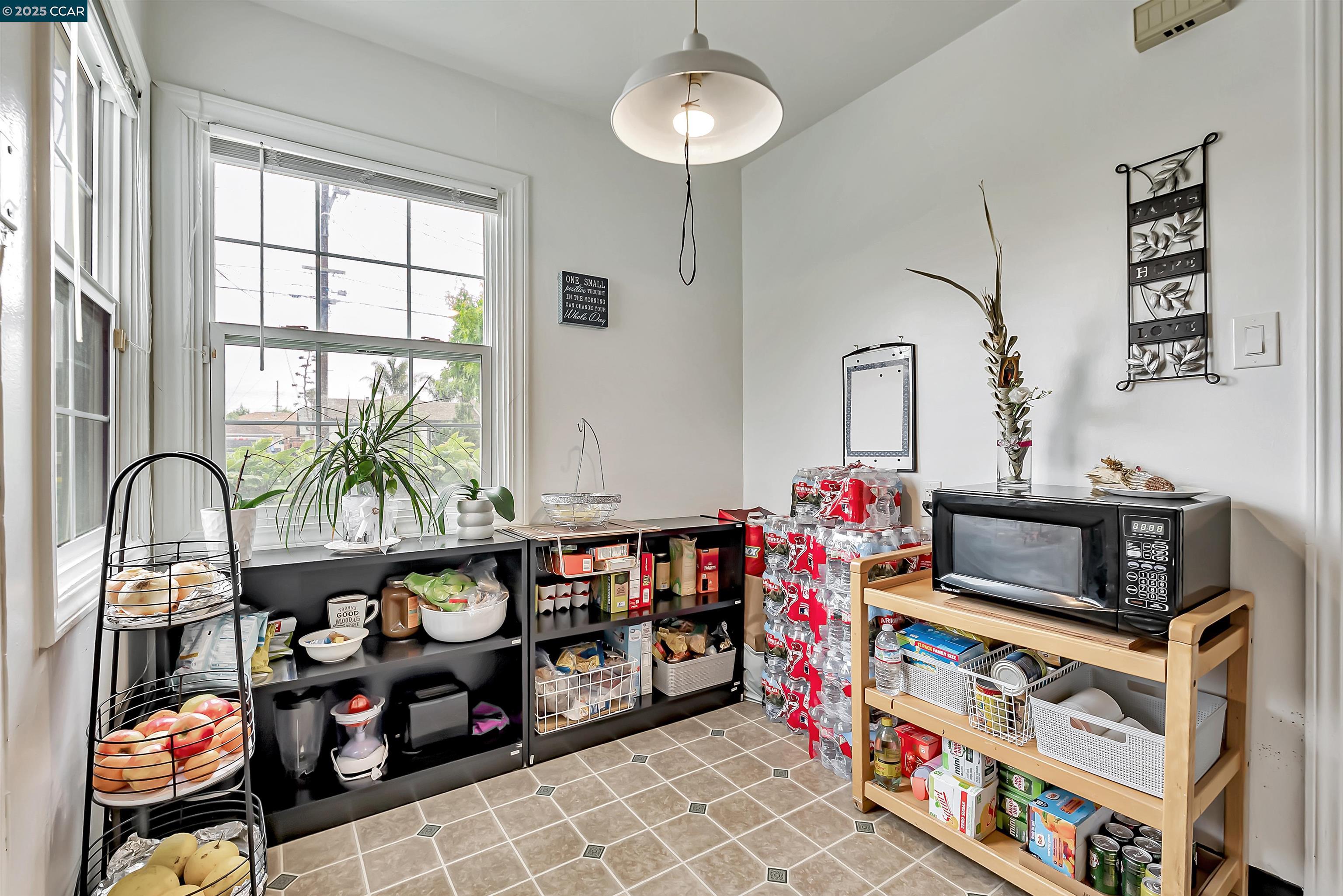 Detail Gallery Image 12 of 31 For 2633 Humphrey Ave, Richmond,  CA 94804 - 3 Beds | 2 Baths