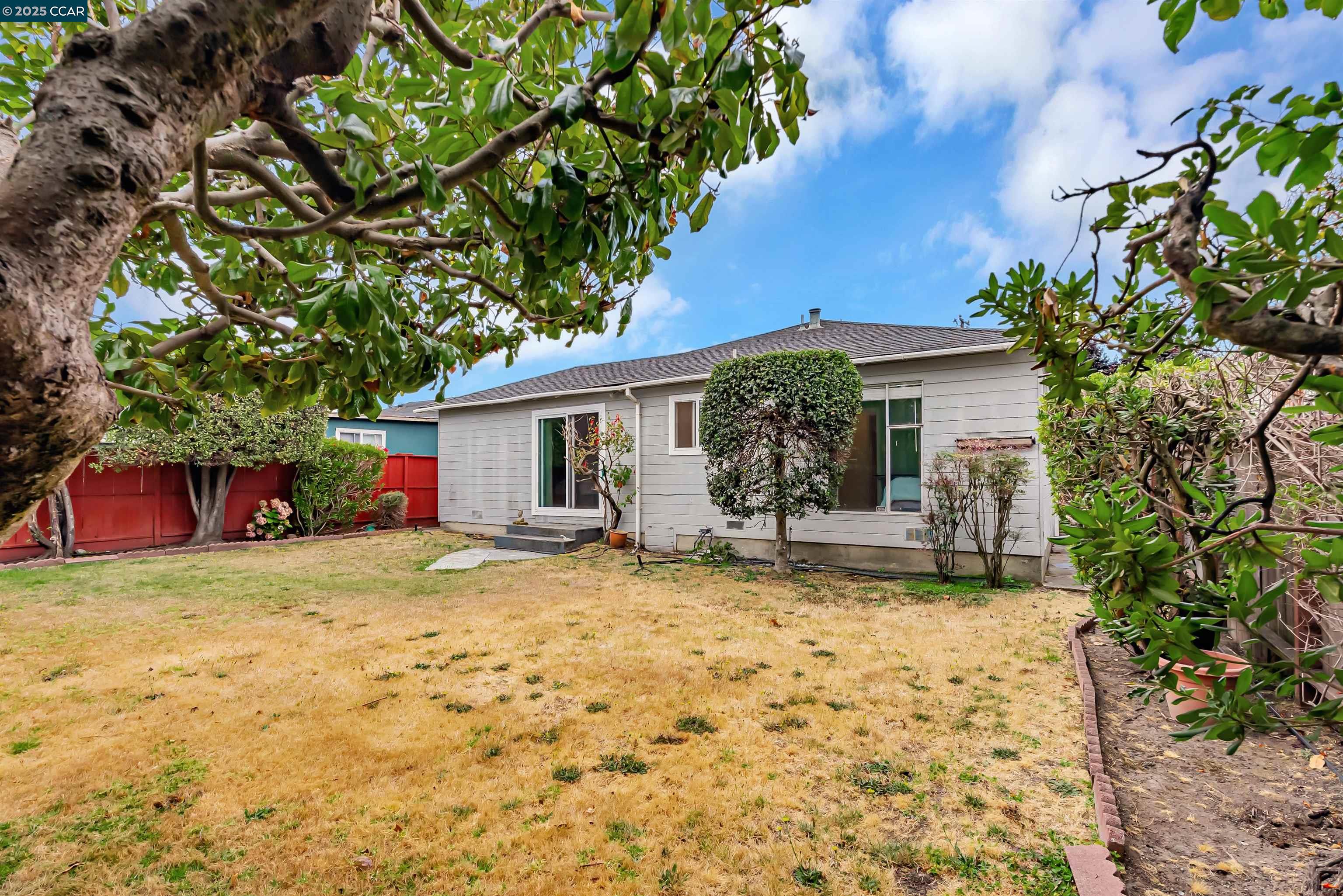 Detail Gallery Image 29 of 31 For 2633 Humphrey Ave, Richmond,  CA 94804 - 3 Beds | 2 Baths