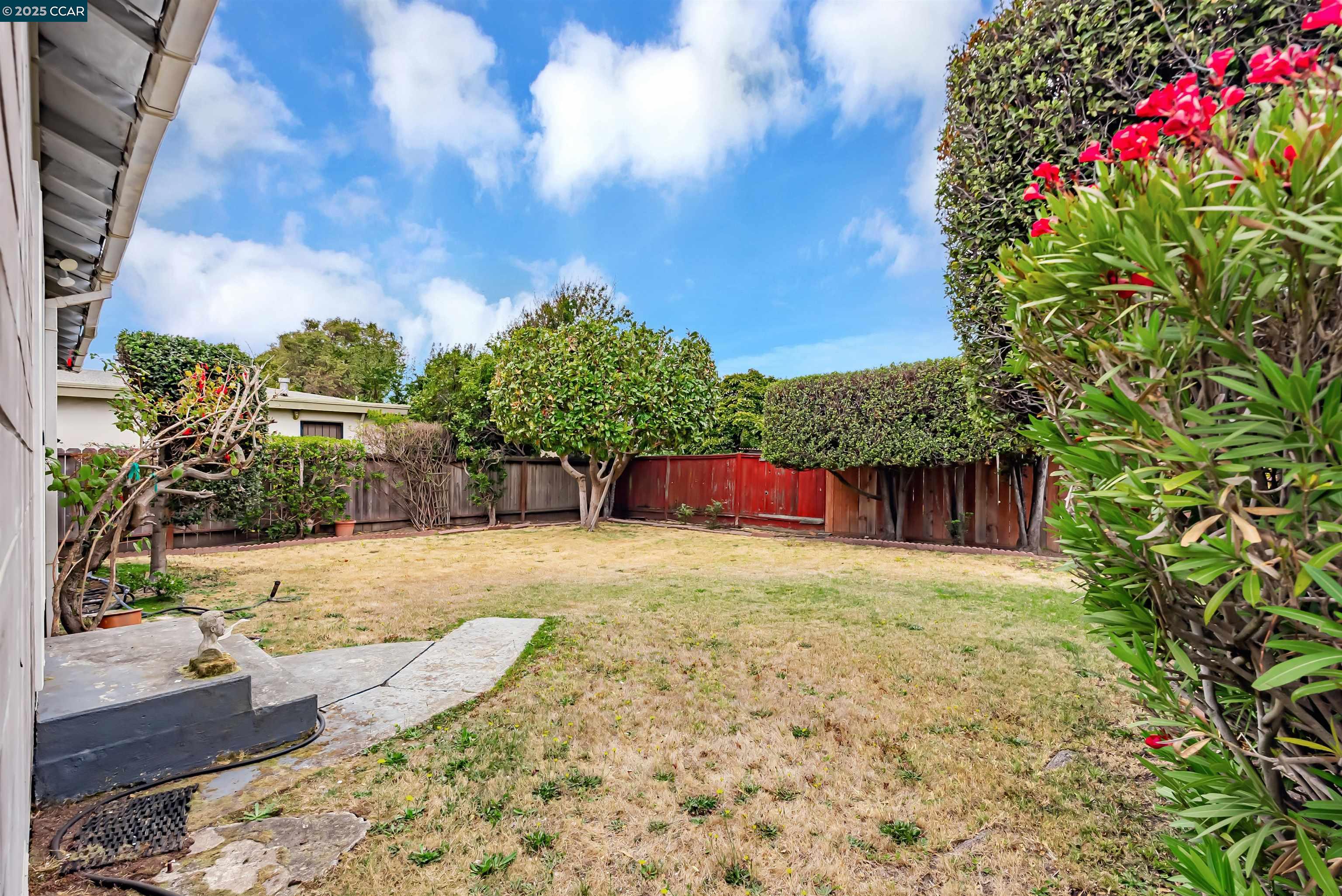 Detail Gallery Image 30 of 31 For 2633 Humphrey Ave, Richmond,  CA 94804 - 3 Beds | 2 Baths