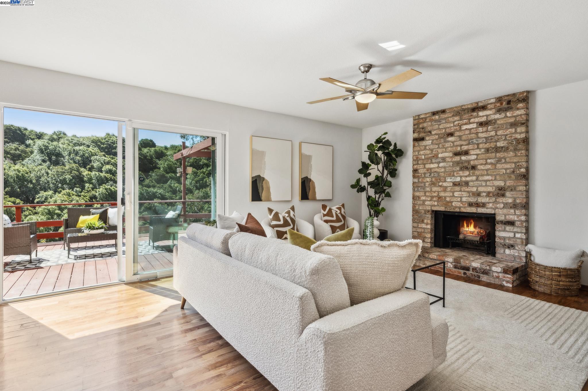 Detail Gallery Image 12 of 55 For 3483 Skyline Dr, Hayward,  CA 94542 - 4 Beds | 3 Baths