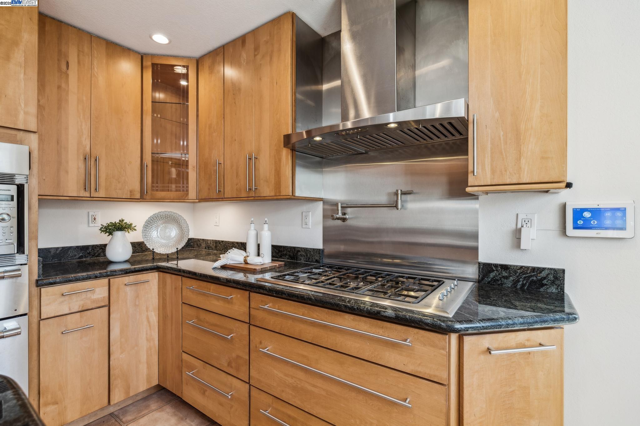 Detail Gallery Image 21 of 55 For 3483 Skyline Dr, Hayward,  CA 94542 - 4 Beds | 3 Baths