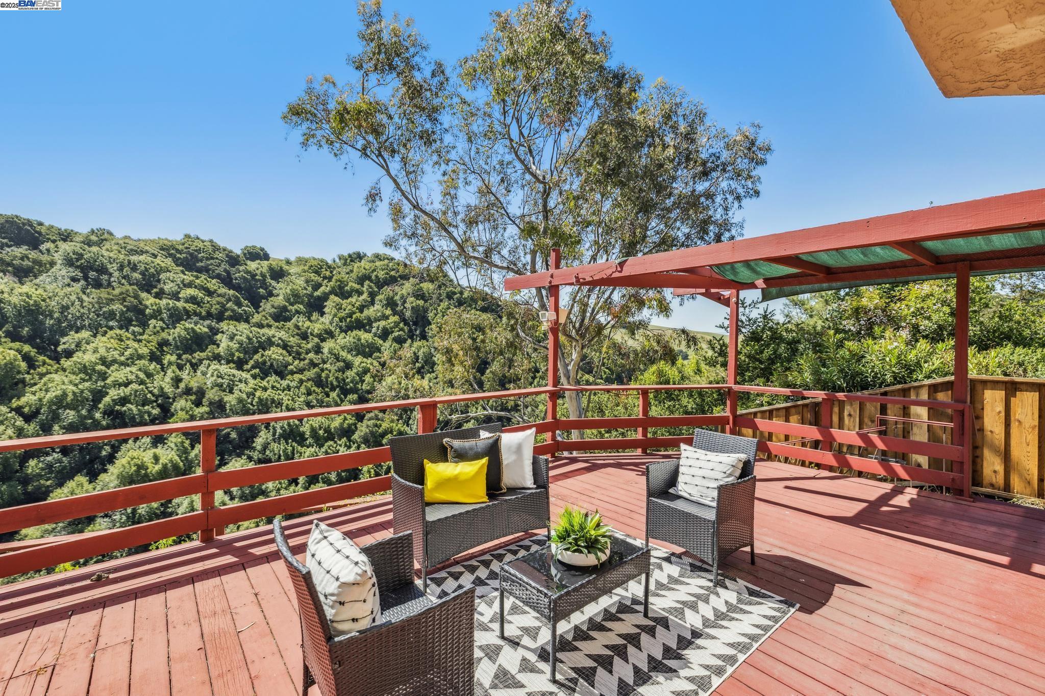 Detail Gallery Image 42 of 55 For 3483 Skyline Dr, Hayward,  CA 94542 - 4 Beds | 3 Baths