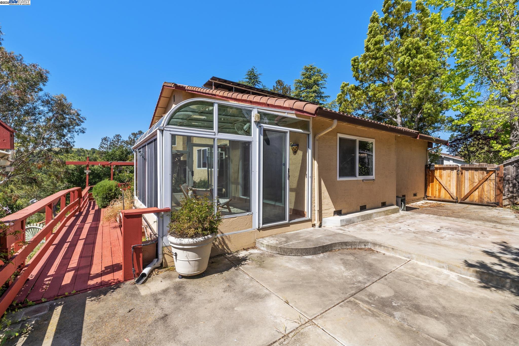 Detail Gallery Image 46 of 55 For 3483 Skyline Dr, Hayward,  CA 94542 - 4 Beds | 3 Baths