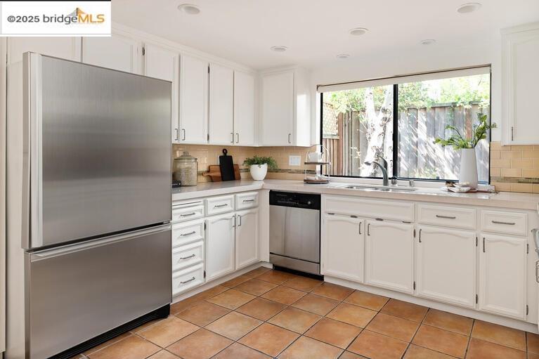 Detail Gallery Image 16 of 57 For 311 Channing Way, Alameda,  CA 94502 - 3 Beds | 2/1 Baths