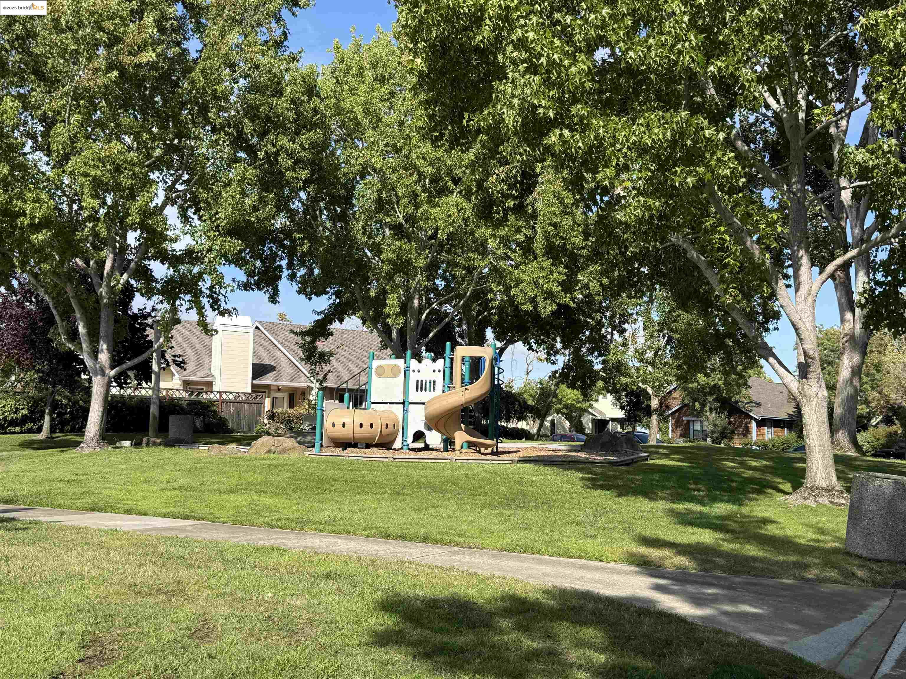Detail Gallery Image 55 of 57 For 311 Channing Way, Alameda,  CA 94502 - 3 Beds | 2/1 Baths