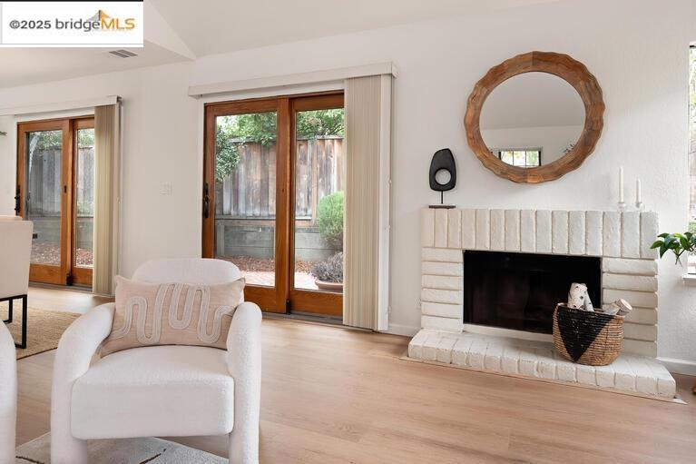 Detail Gallery Image 8 of 57 For 311 Channing Way, Alameda,  CA 94502 - 3 Beds | 2/1 Baths