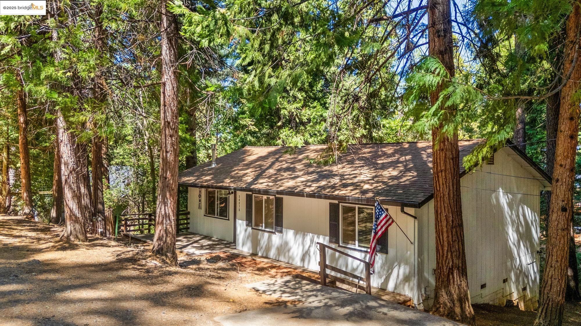 Detail Gallery Image 3 of 39 For 24238 Oxbow Lane N, Sonora,  CA 95370 - 3 Beds | 1/1 Baths