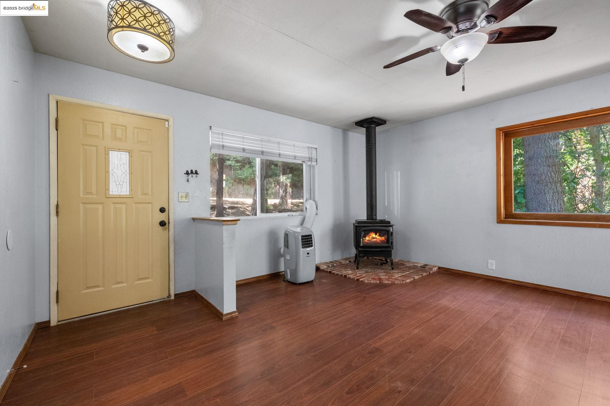 Detail Gallery Image 5 of 39 For 24238 Oxbow Lane N, Sonora,  CA 95370 - 3 Beds | 1/1 Baths